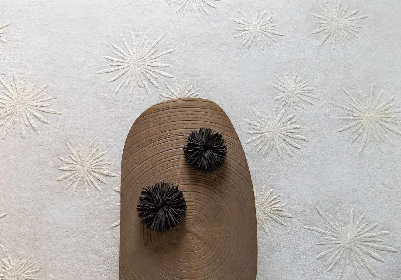 Tapis White Sun par Damien Langlois-Meurinne - The Invisible Collection