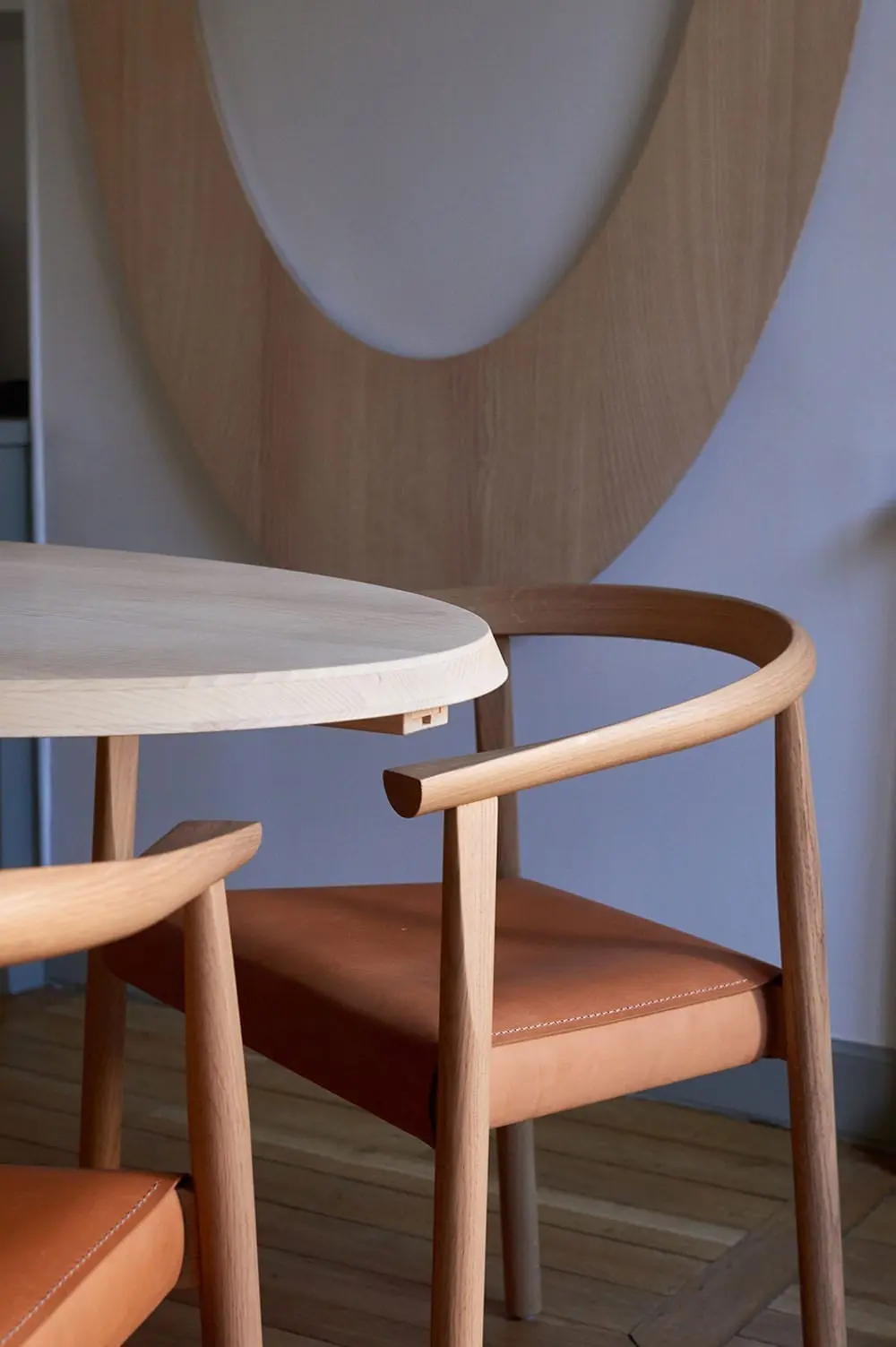Table Saturn par Mayaro Editions