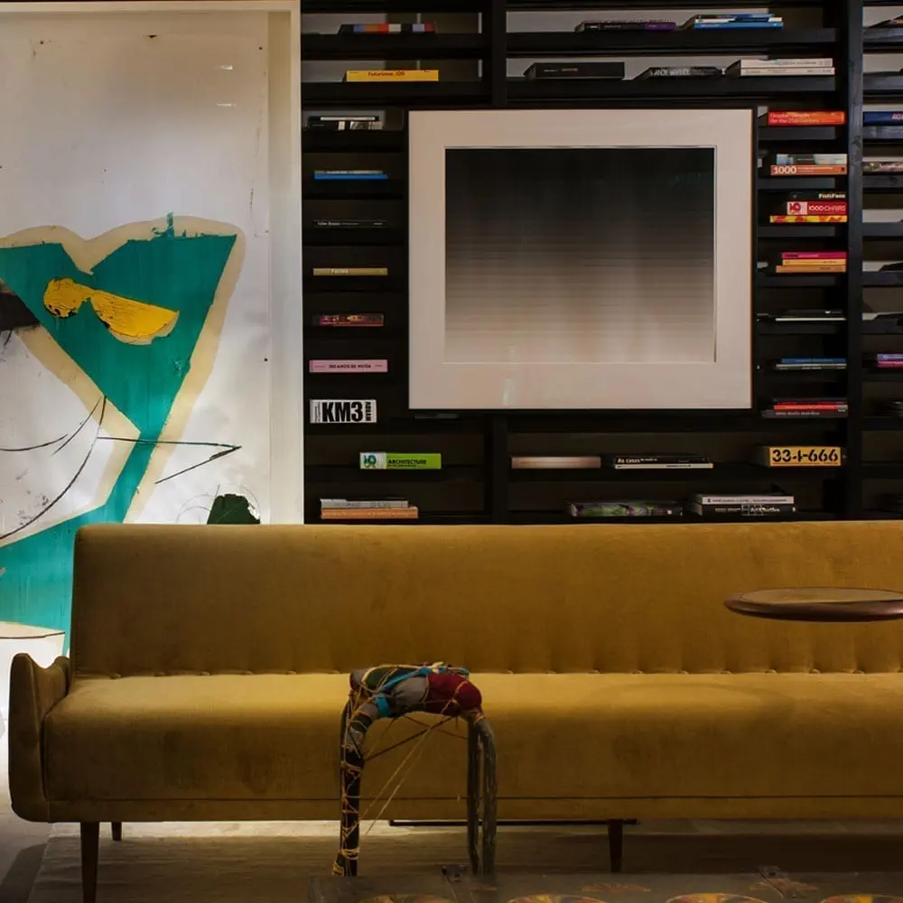 The_Invisible_Collection_Etel_801_Sofa