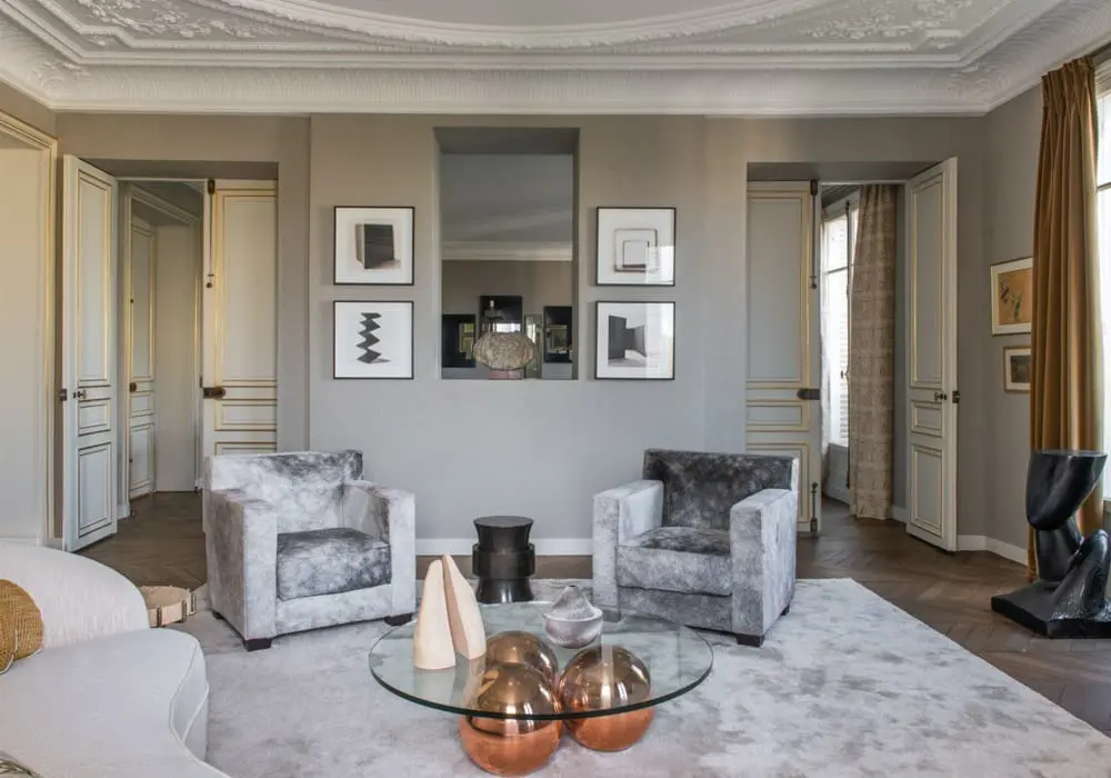 Fauteuil dossier droit par Jean Michel Frank - The Invisible Collection