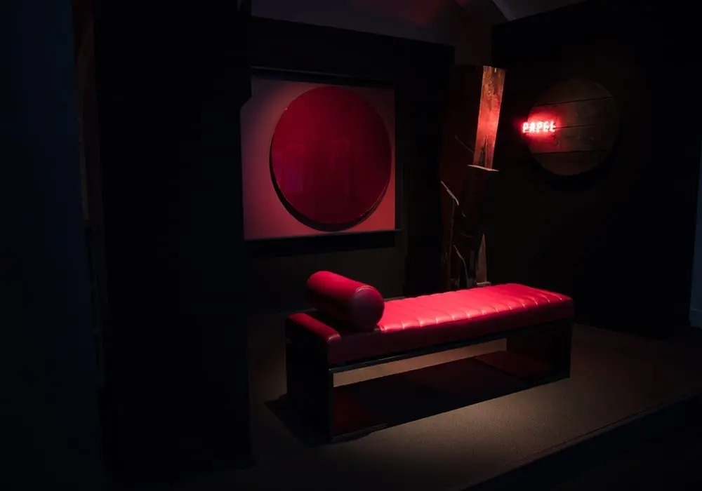 The_Invisible_Collection_REDA_AMALOU_KIMANI_BENCH_insitu