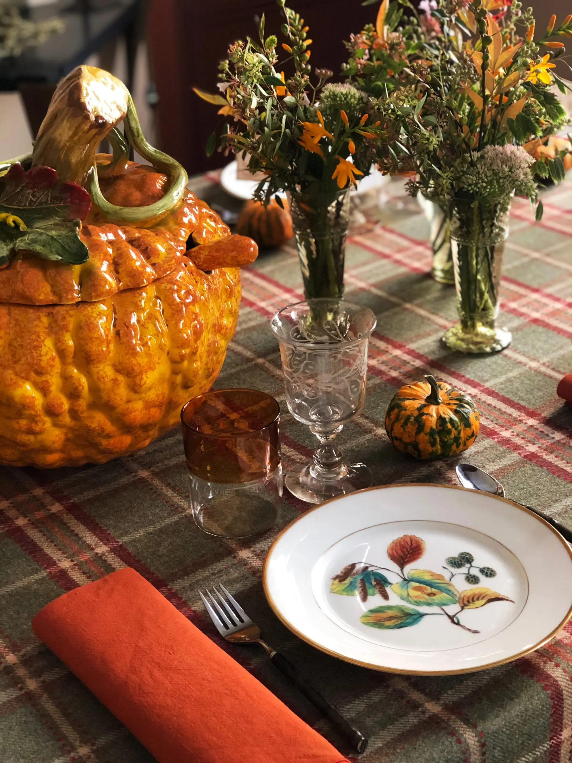 The Invisible Collection Thanksgiving Dinner Set for 12 Diner en Ville