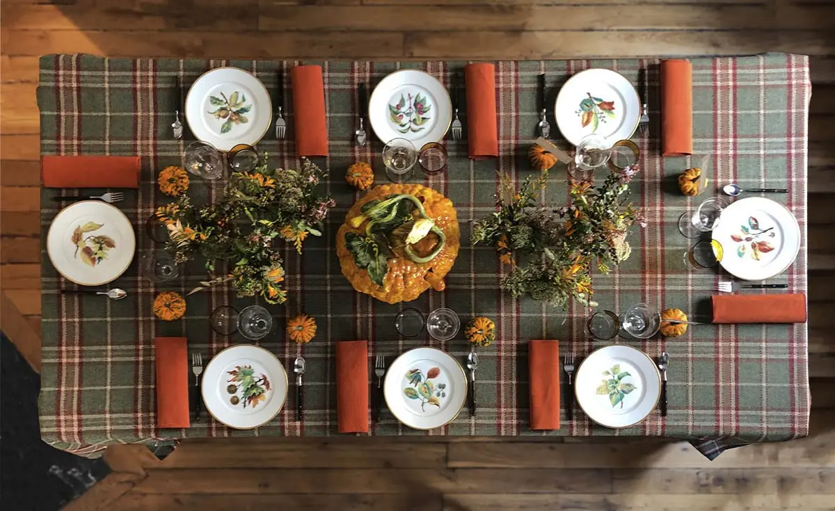 The Invisible Collection Thanksgiving Dinner Set for 12 Diner en Ville