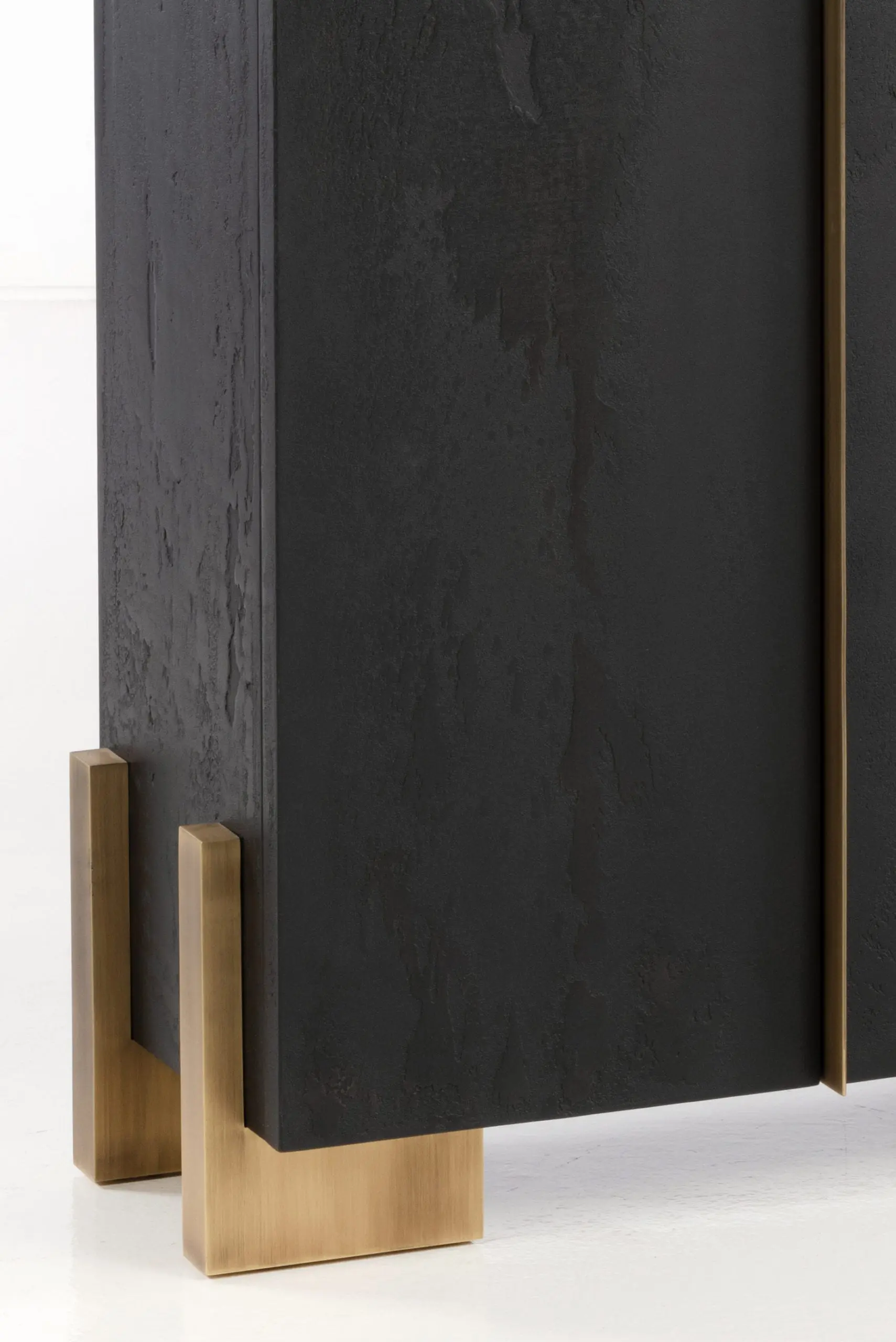 The Invisible Collection -Pierre Bonnefille -Cabinet Bloc Carbone
