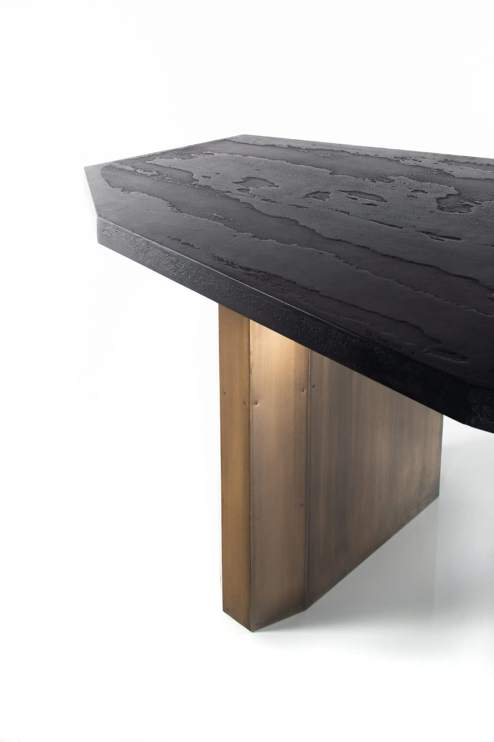The Invisible Collection Pierre Bonnefille Table Polygone Carbone