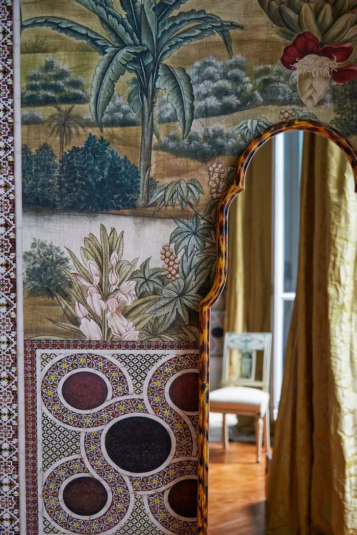 TheInvisibleCollection_Campbell_Rey_Magdalena_Mirror3
