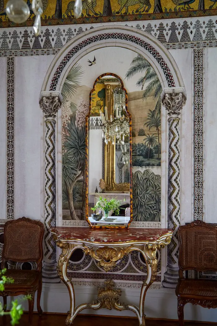 TheInvisibleCollection_Campbell_Rey_Magdalena_Mirror4