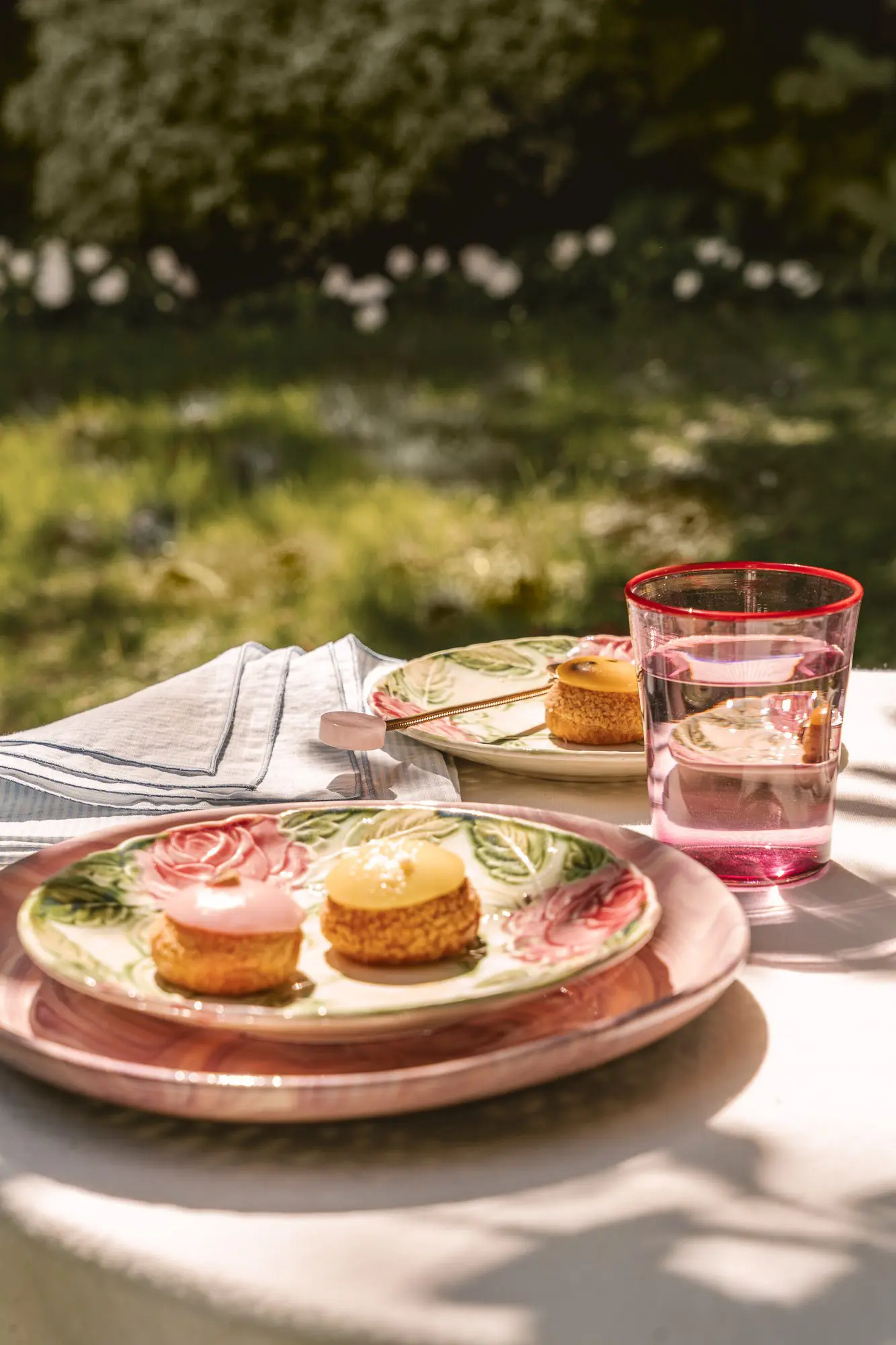 Clubroom_TheInvisibleCollection_Giberto_SpringSetof6RoseGlasses_10