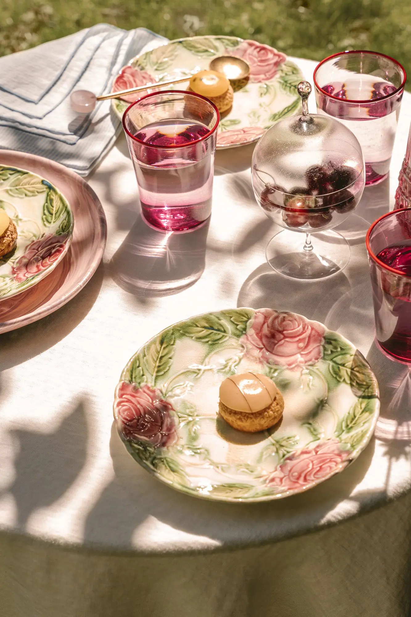 Clubroom_TheInvisibleCollection_Giberto_SpringSetof6RoseGlasses_11
