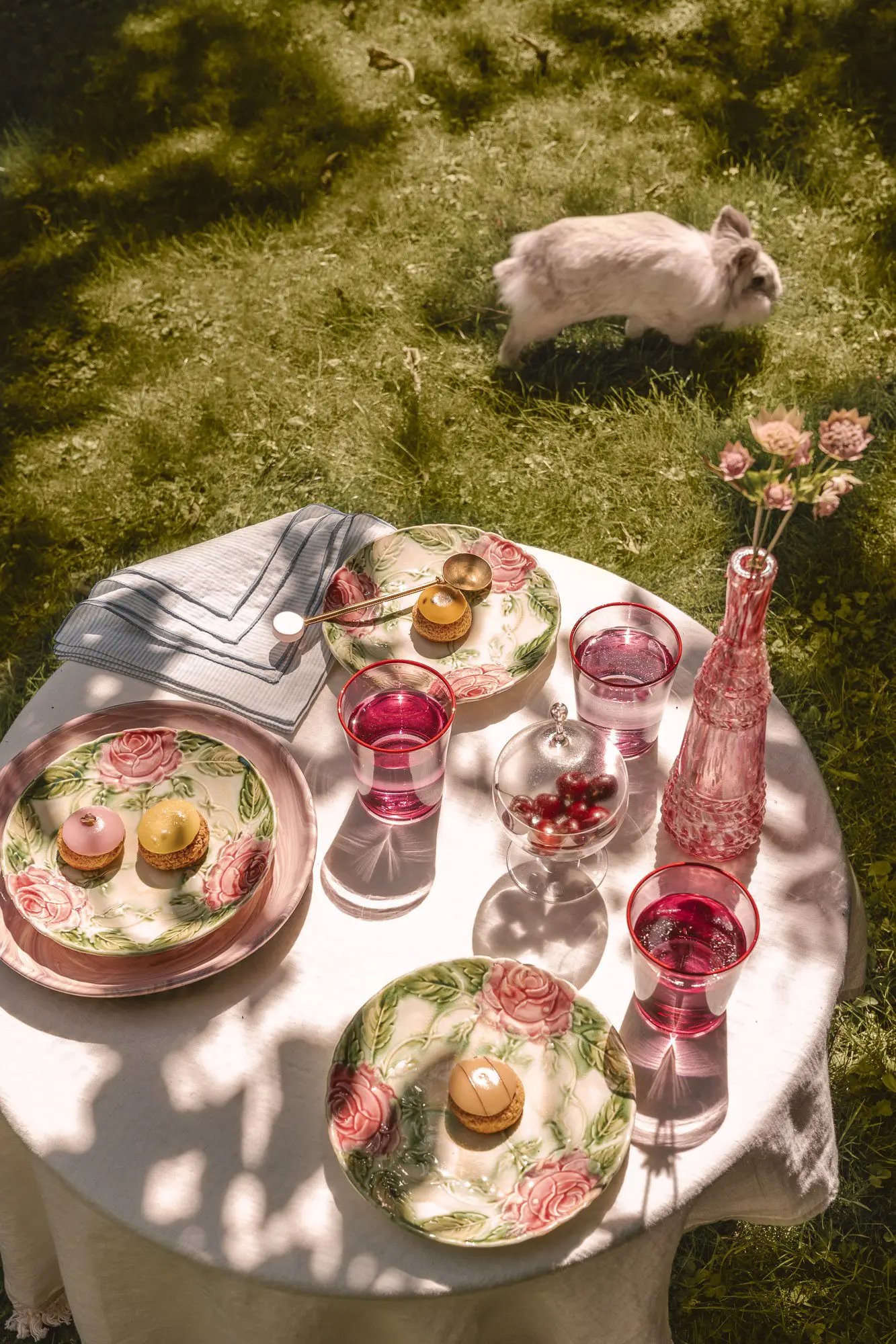 Clubroom_TheInvisibleCollection_Giberto_SpringSetof6RoseGlasses_12