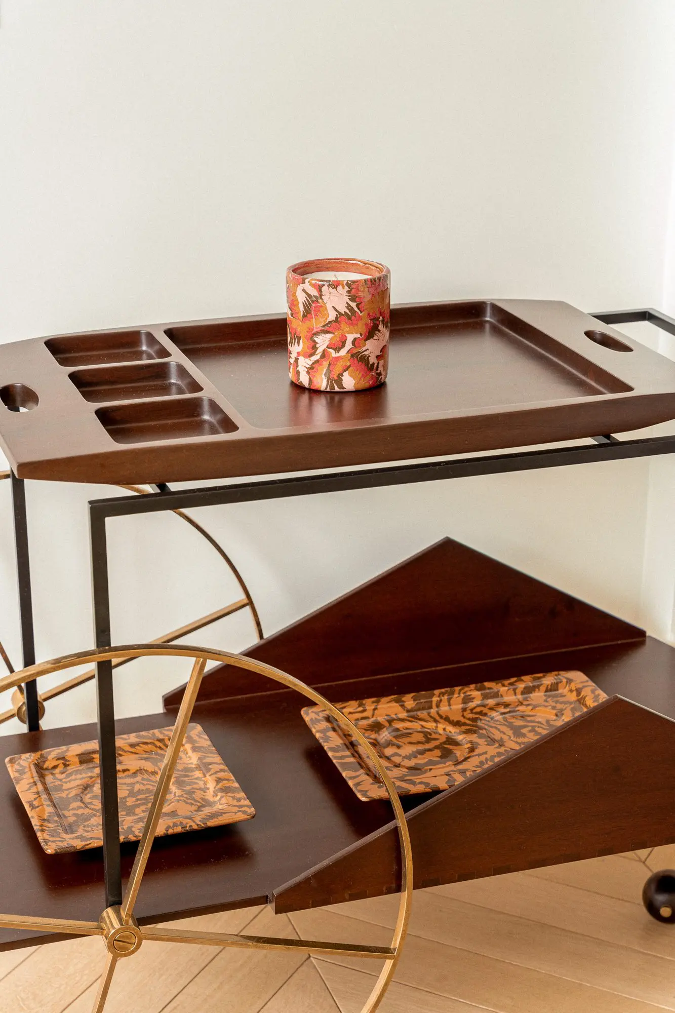 TheInvisibleCollection_Clubroom_GillesDewavrin_MorrisCandle_5