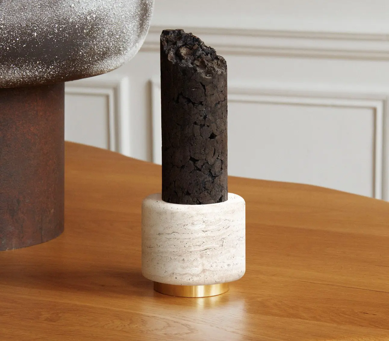 TheInvisibleCollection_Clubroom_MaisonDOrsayxSophieDries_OlfactoryColumnTravertine_1