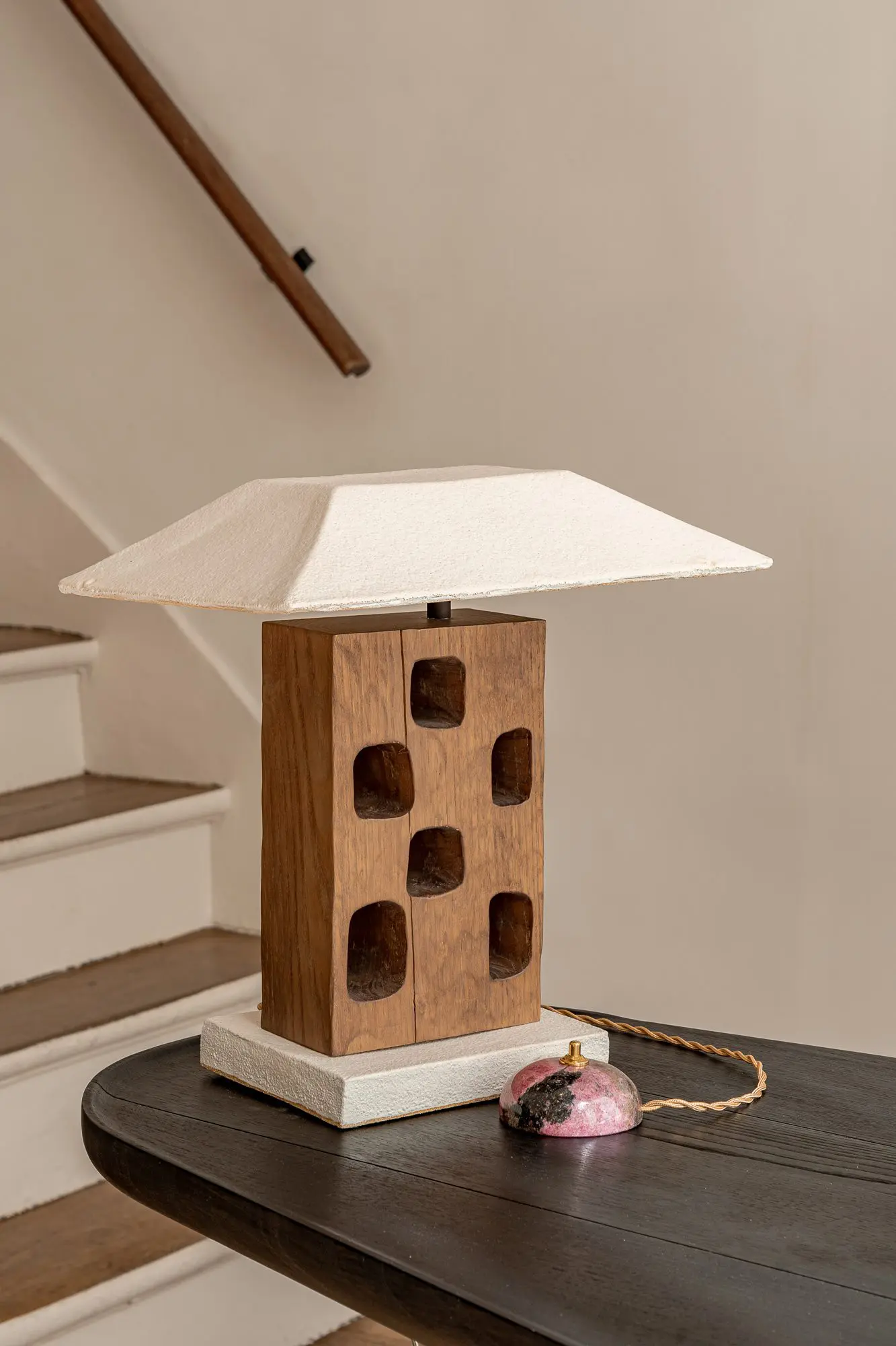 TheInvisibleCollection_Clubroom_Giberto_LightSwitchRodonite_78