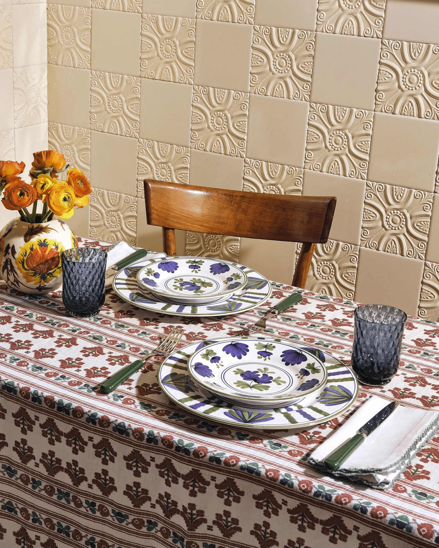 TheInvisibleCollection_Clubroom_BlossomDinnerBluePlate_4