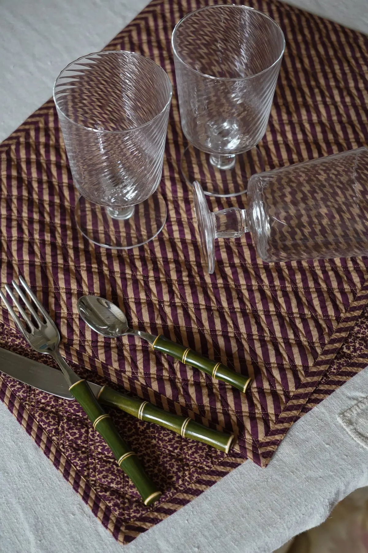 TheInvisibleCollection_Clubroom_ChateauDeMaMère_ClearSteammedGlass_1