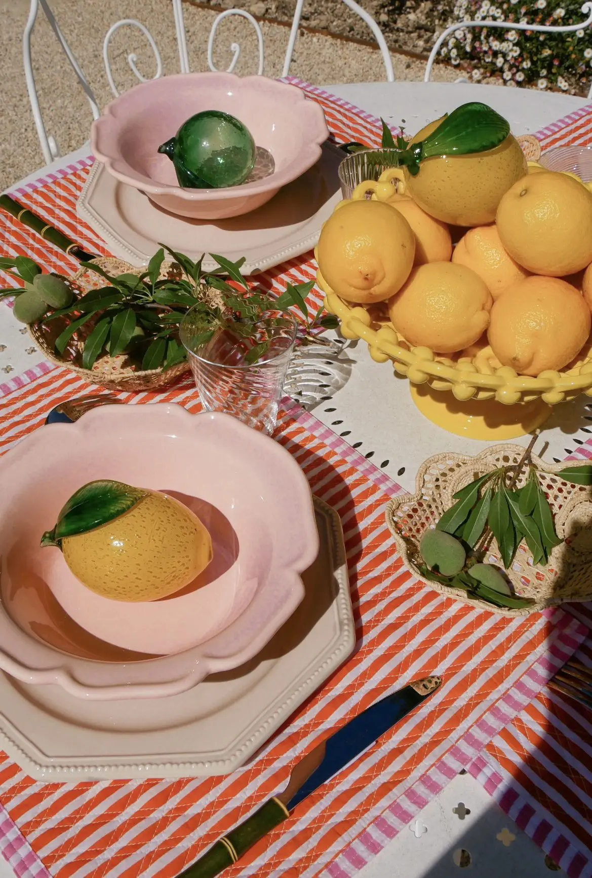 TheInvisibleCollection_Clubroom_ChateauDeMaMère_OrangeAndPinkPlacemat_1