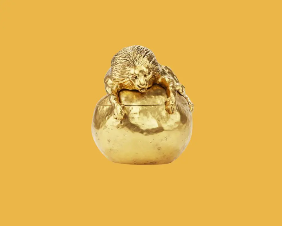 TheInvisibleCollection_Clubroom_Goossens_LionBox_1