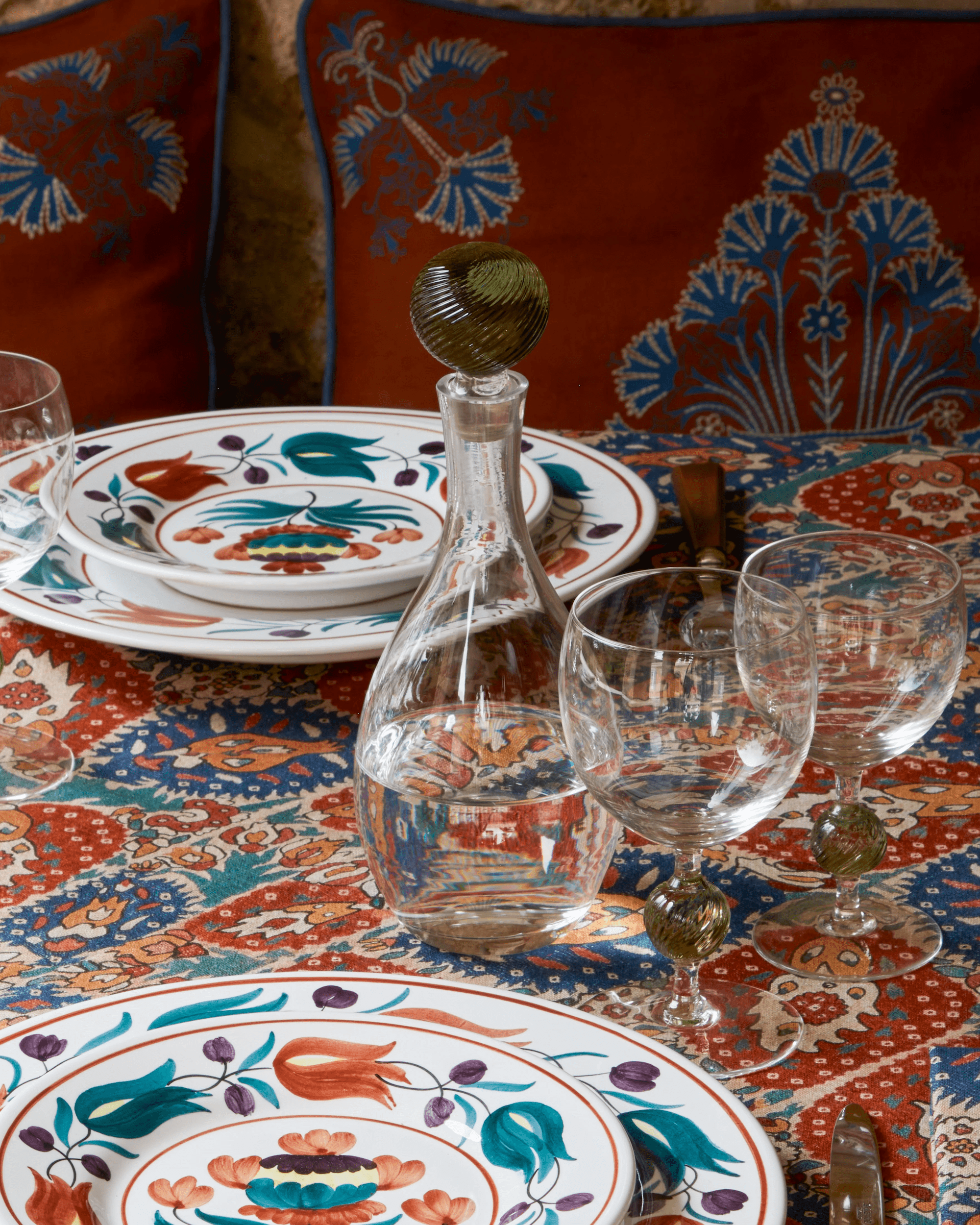 TheInvisibleCollection_Cluroom_CasaCabana_DemetraBottleMedium_4