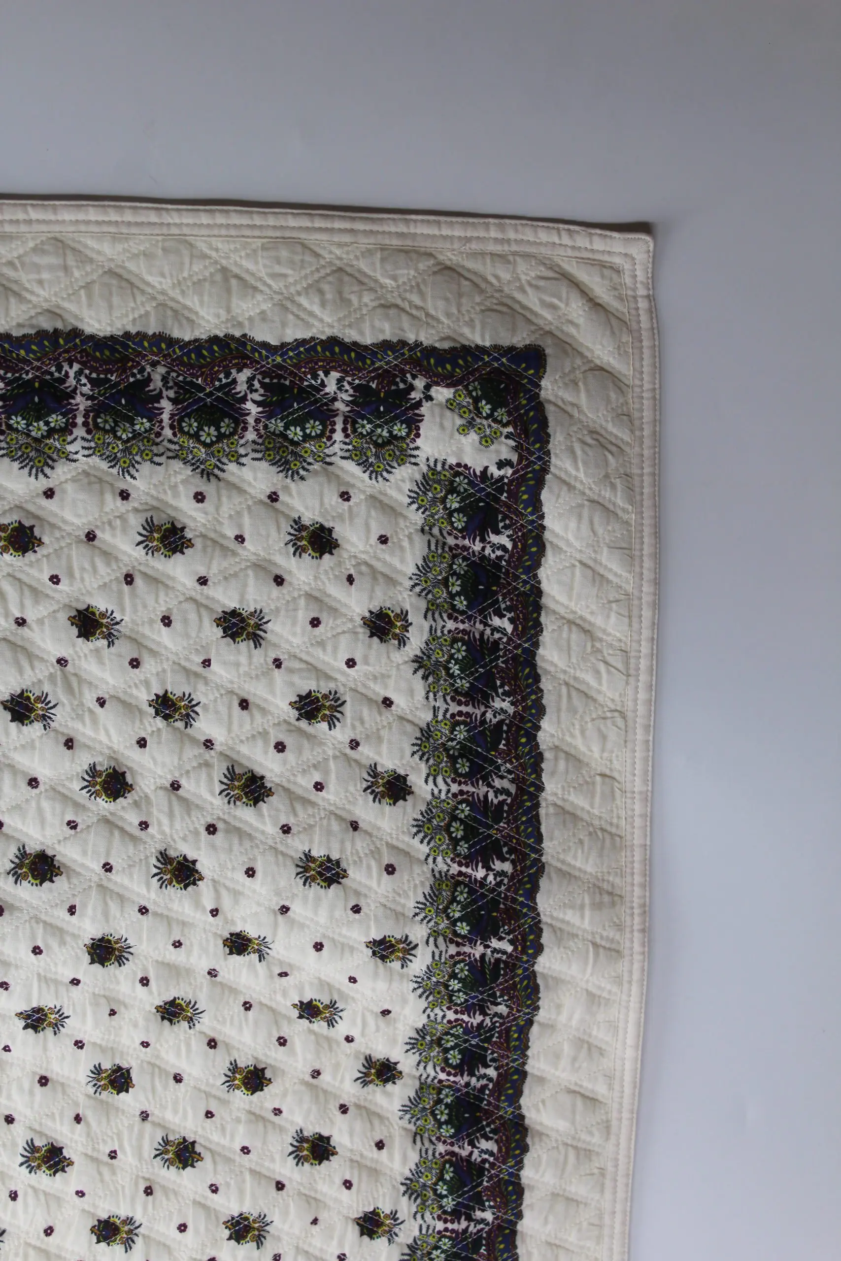 TheInvisibleCollection_ChateaudeMamère_WhitebouquetPlacemats_5