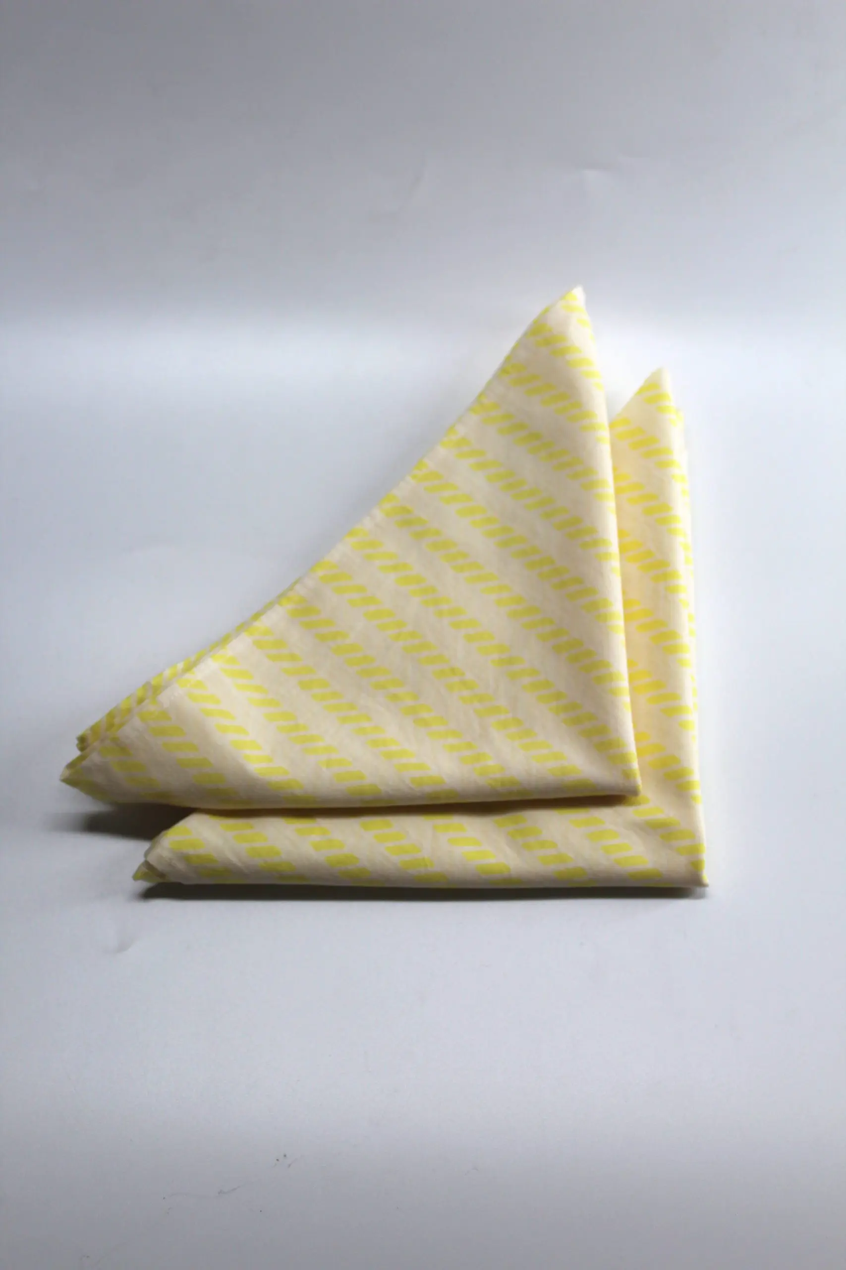 TheInvisibleCollection_Chateaudemamère_NapkinYellowBraid_2
