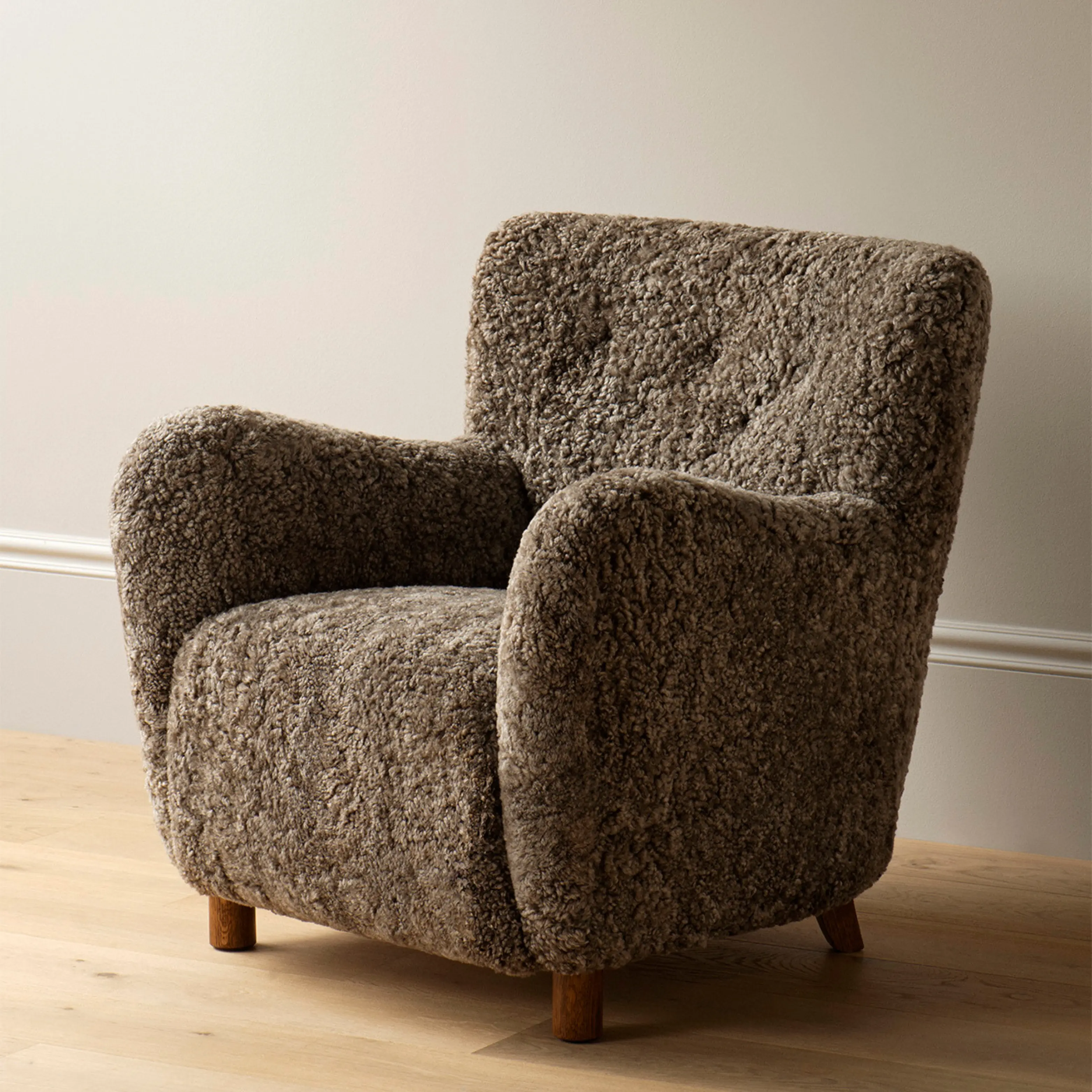 InvisibleCollection_Dagmar_54Chair_Hover5
