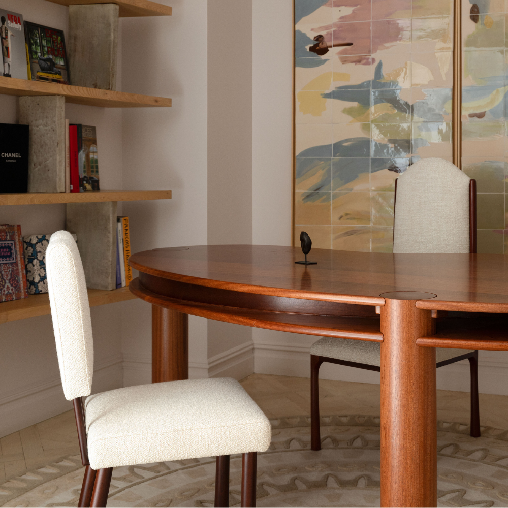 InvisibleCollection_NYC_GizehRug_Lila_Desk_Panter_Chair (3)