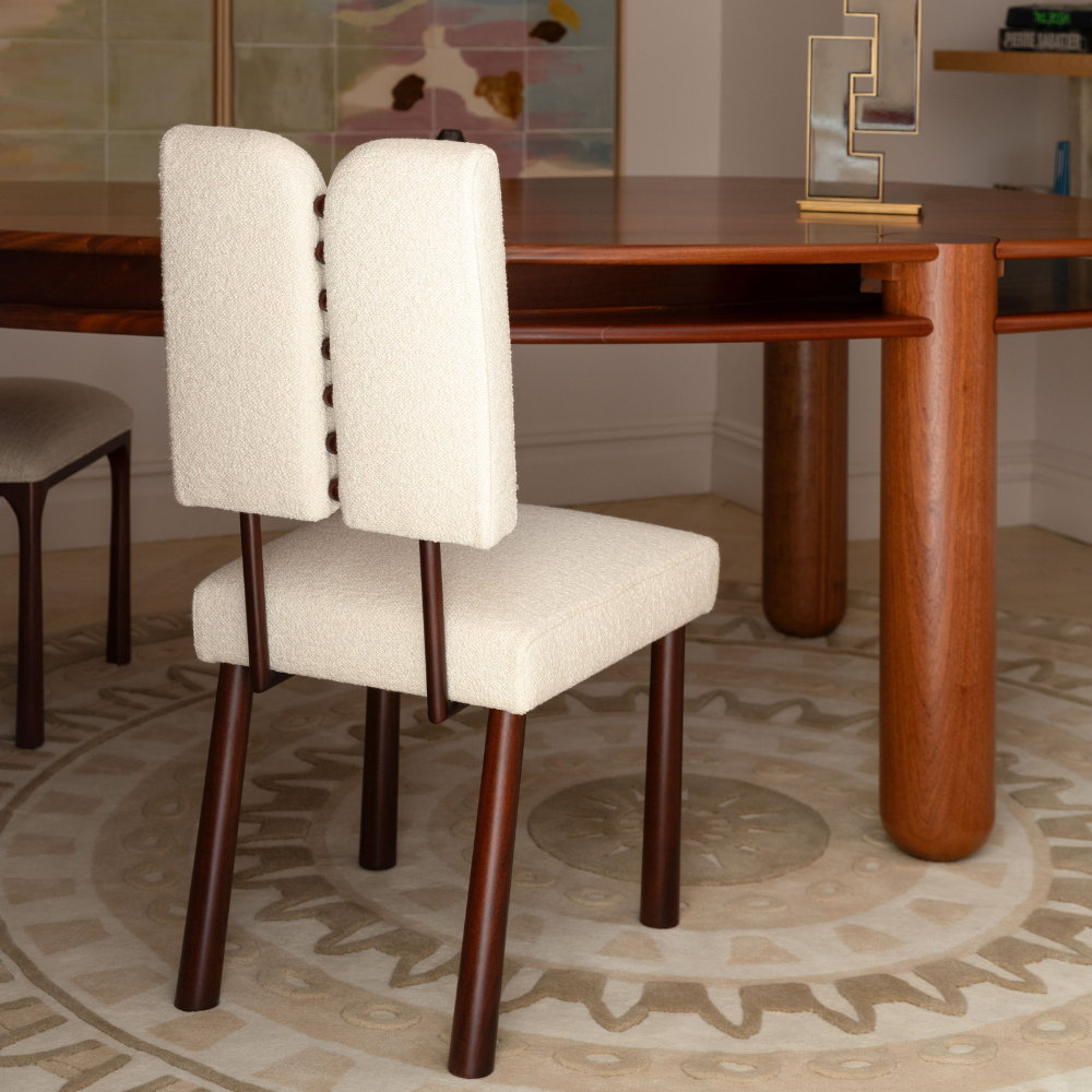 InvisibleCollection_NYC_GizehRug_Lila_Desk_Panter_Chair