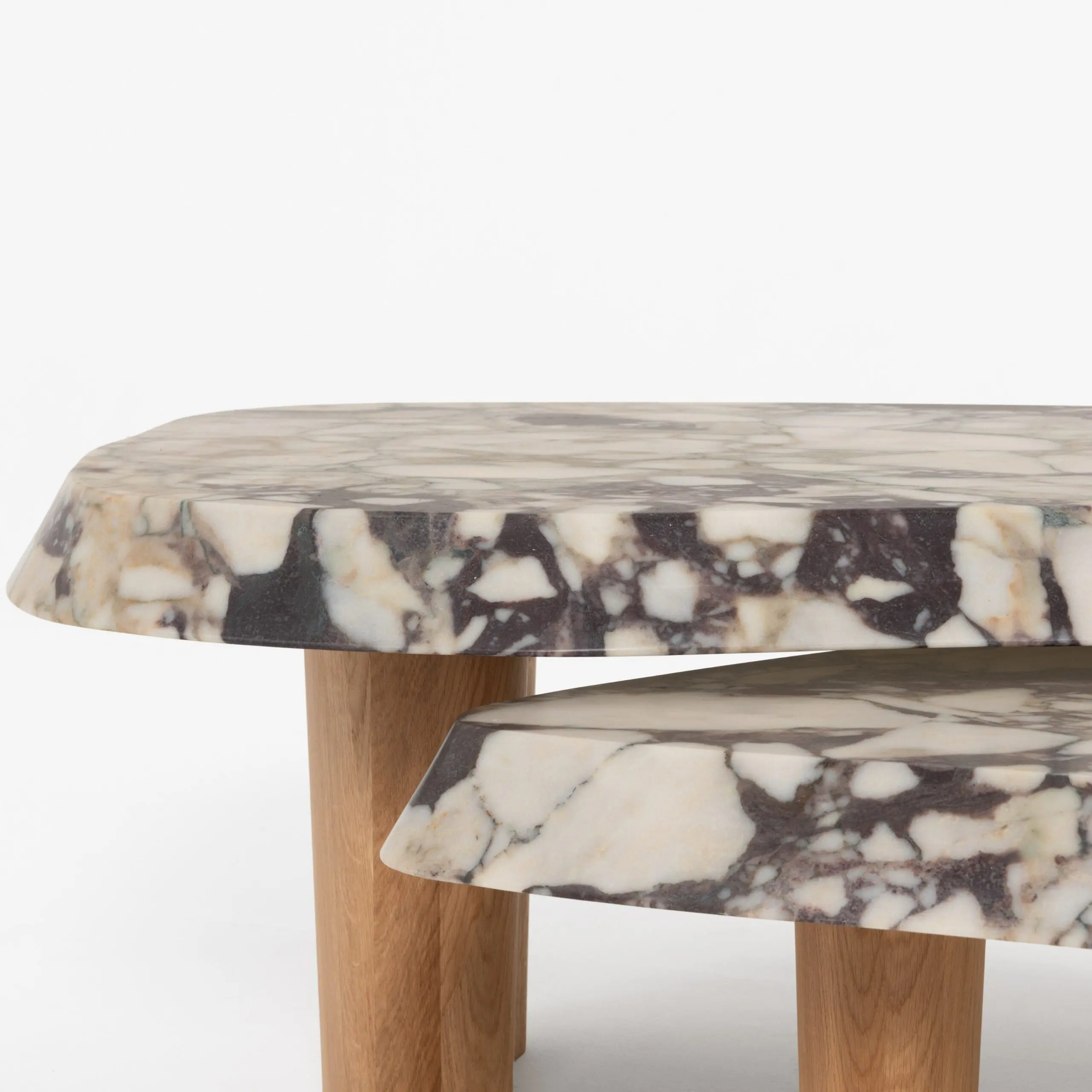 InvisibleCollection_PierreAugustinRose_DuoMarbleCoffeeTable_Hover