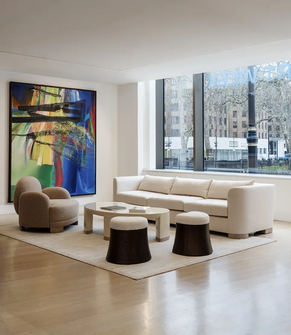 InvisibleCollection_LeoSentou_JacobArmchair_Ottoman_Philips_2