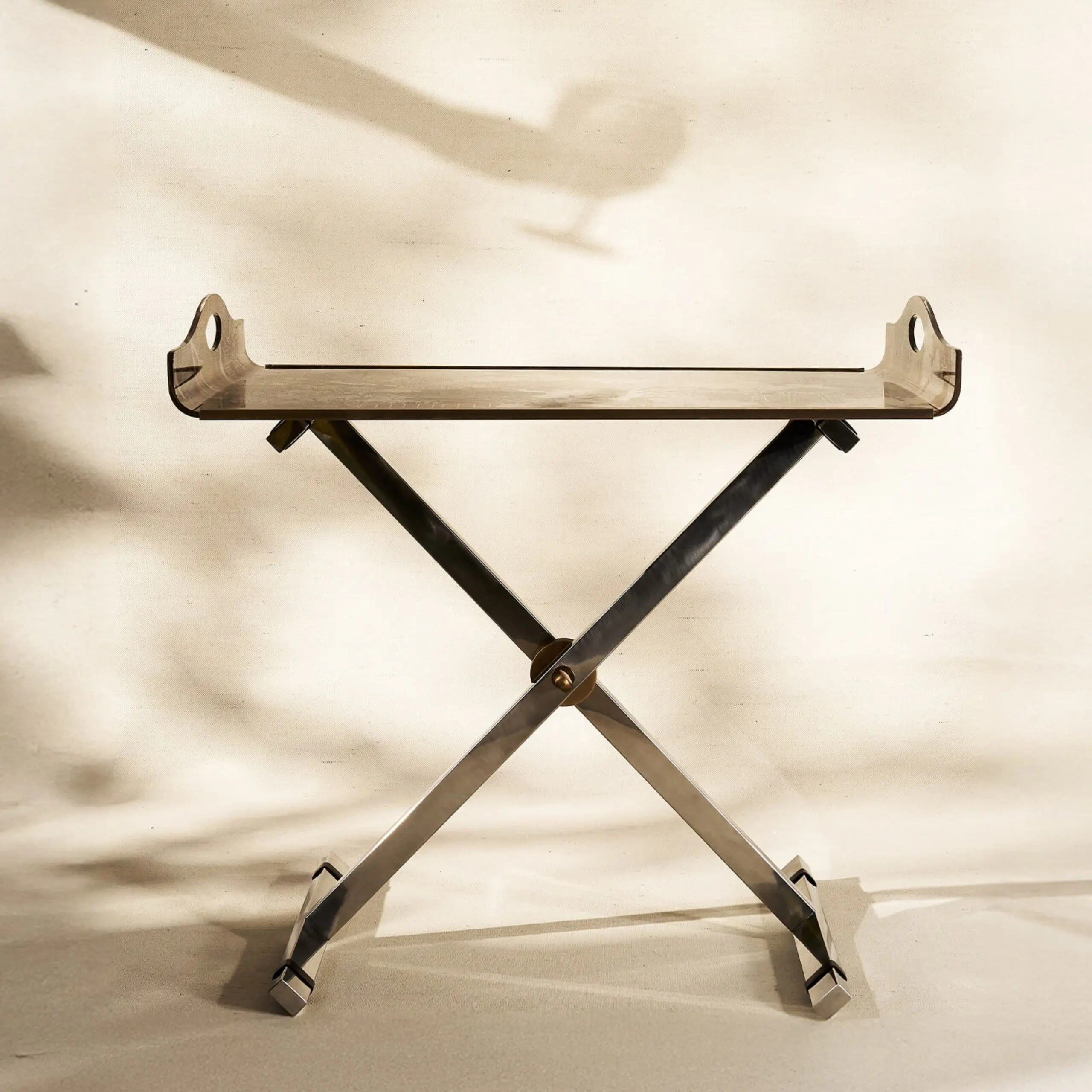 InvisibleCollection_DroulersArchitecutre__FoldyButlerTray_InSitu