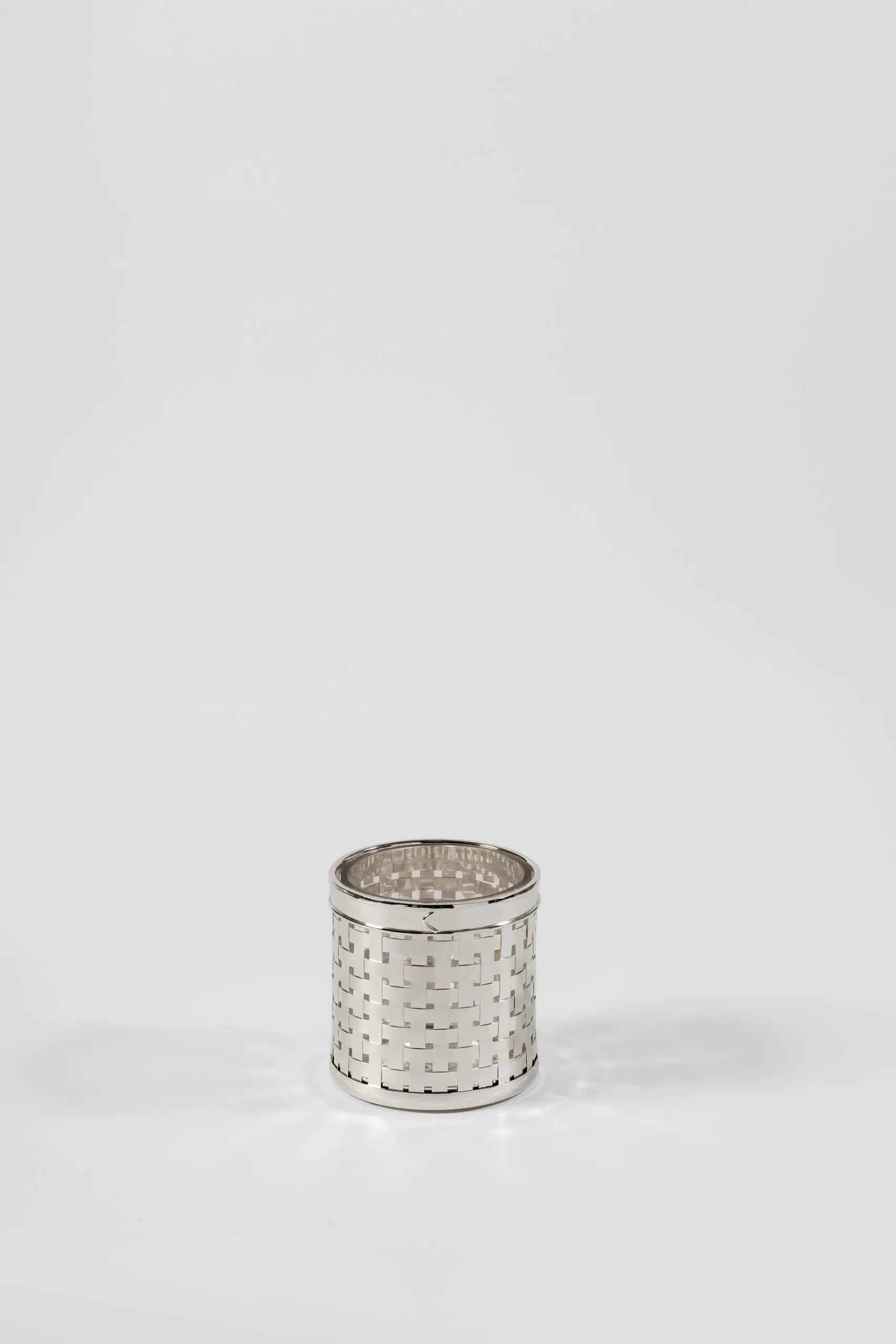 InvisibleCollection_Pinto_MetalTisséRoundVase_8