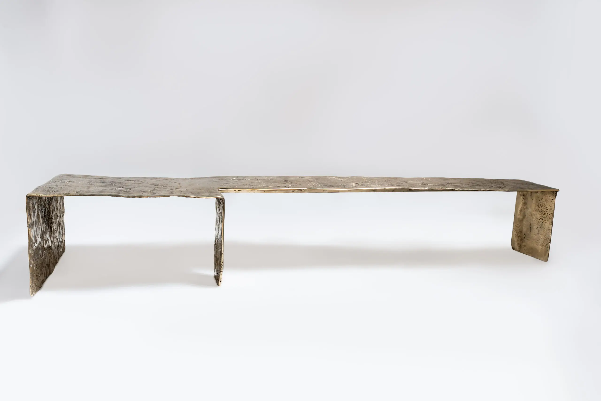 InvisibleCollection_GustavoNeves_Enso dining table photo 2