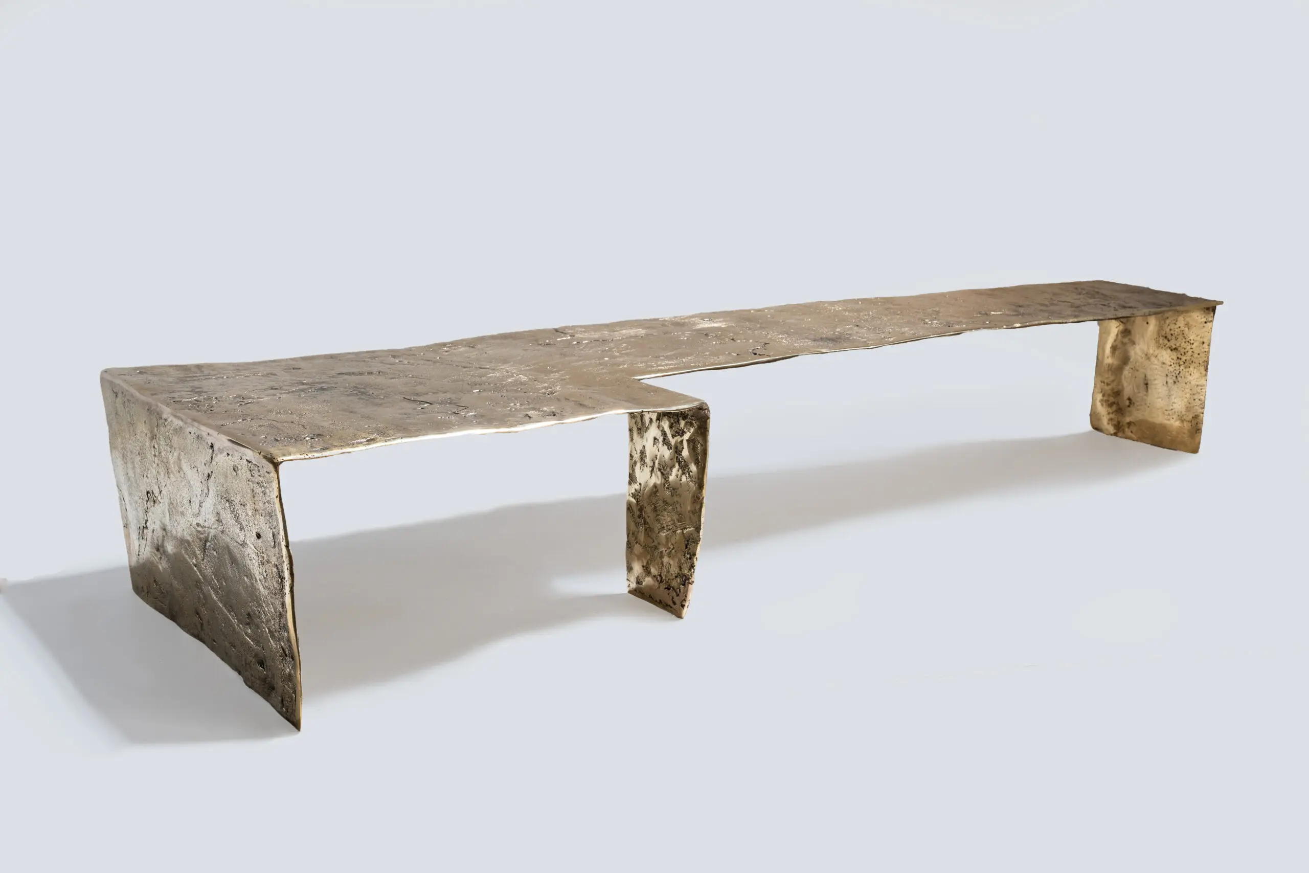 InvisibleCollection_GustavoNeves_Enso dining table