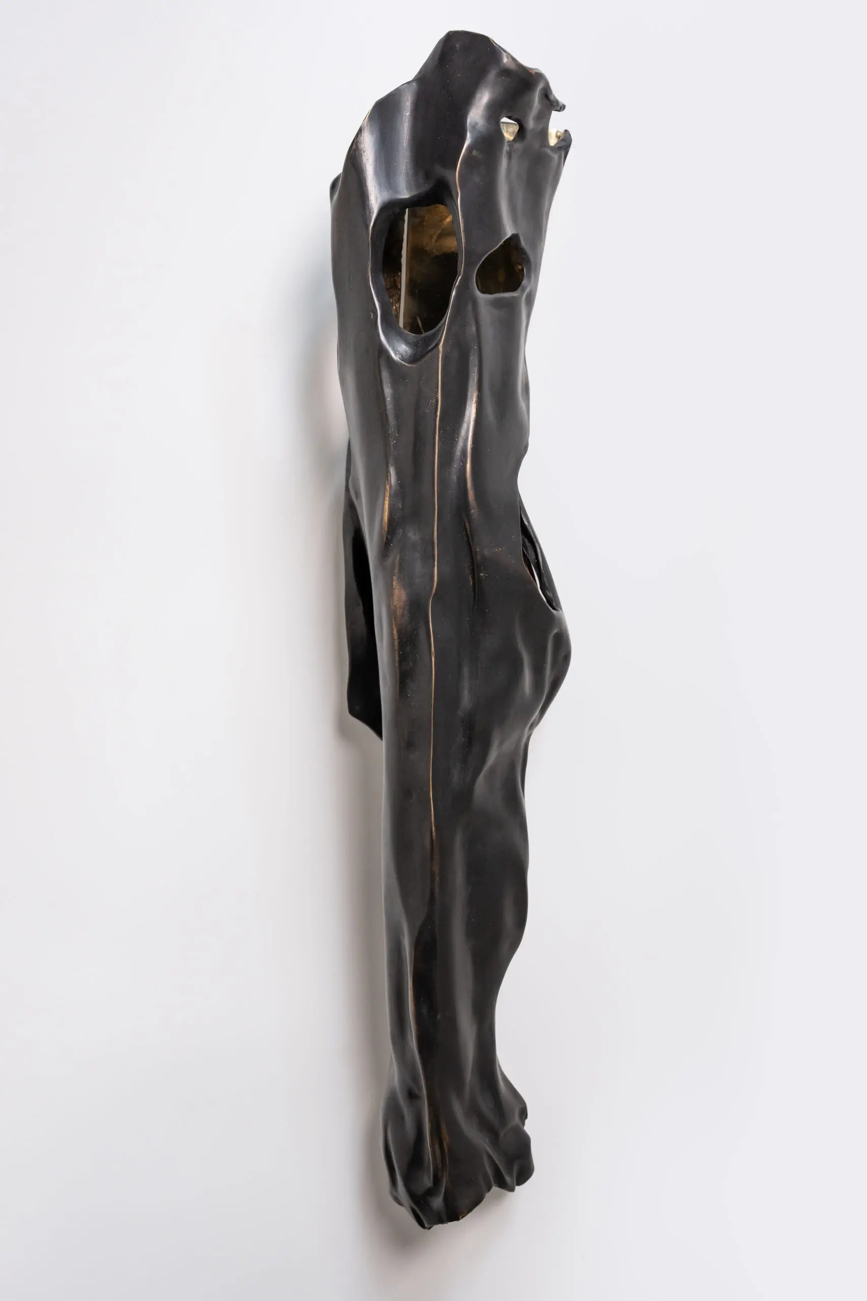 InvisibleCollection_GustavoNeves_Organic wall light II - Titanium finish