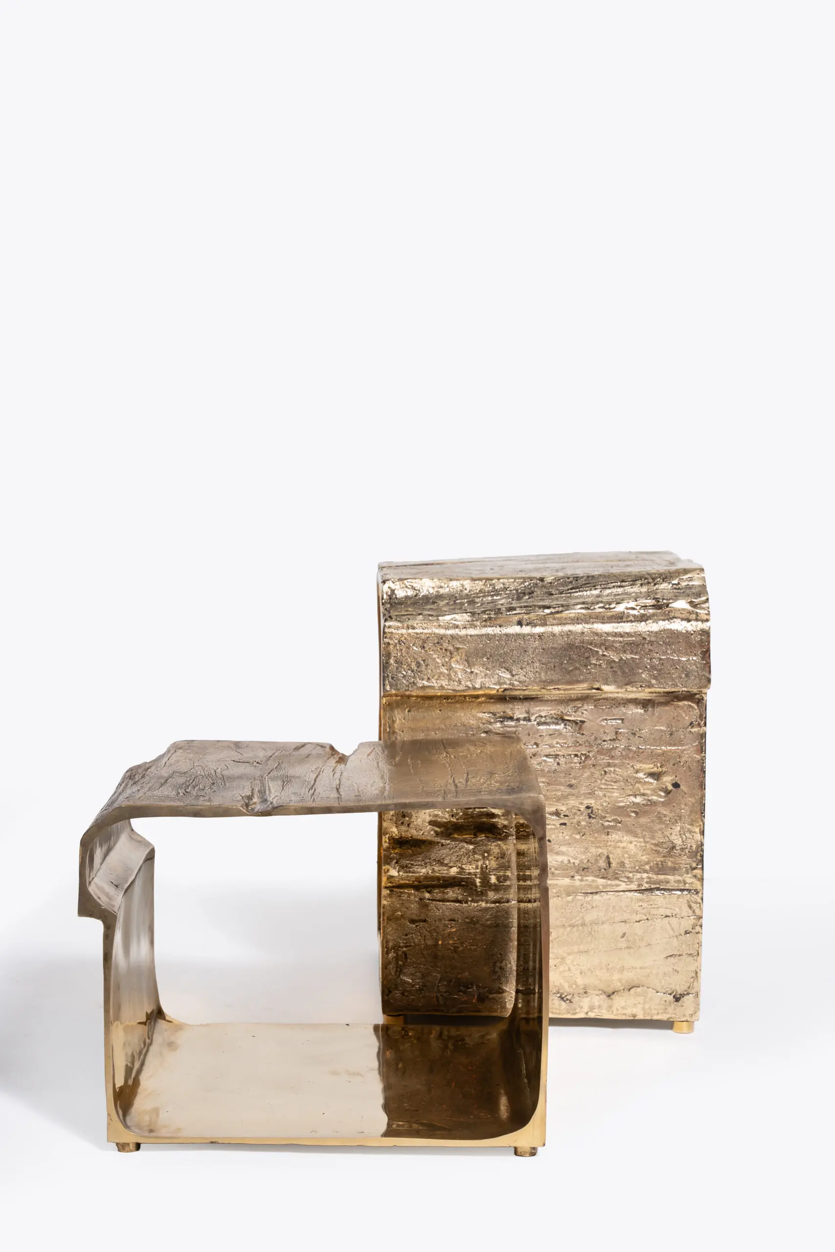 InvisibleCollection_GustavoNeves_Tao I and Tao 2 side tables photo 1