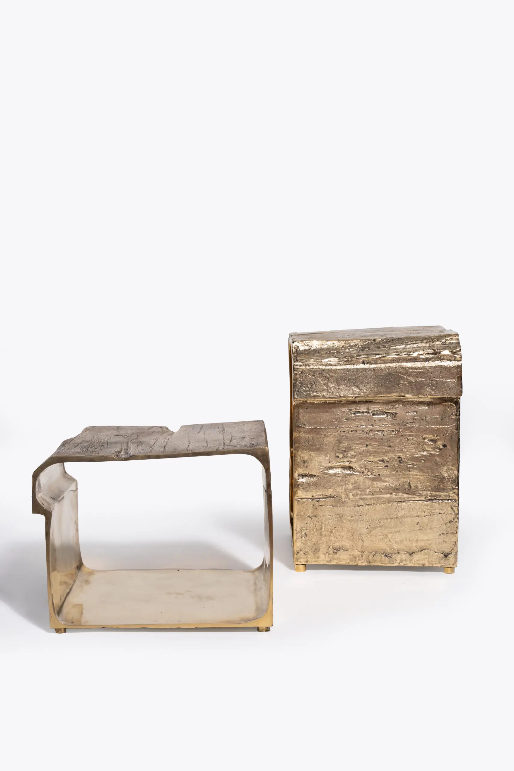 InvisibleCollection_GustavoNeves_Tao I and Tao II side tables photo 2