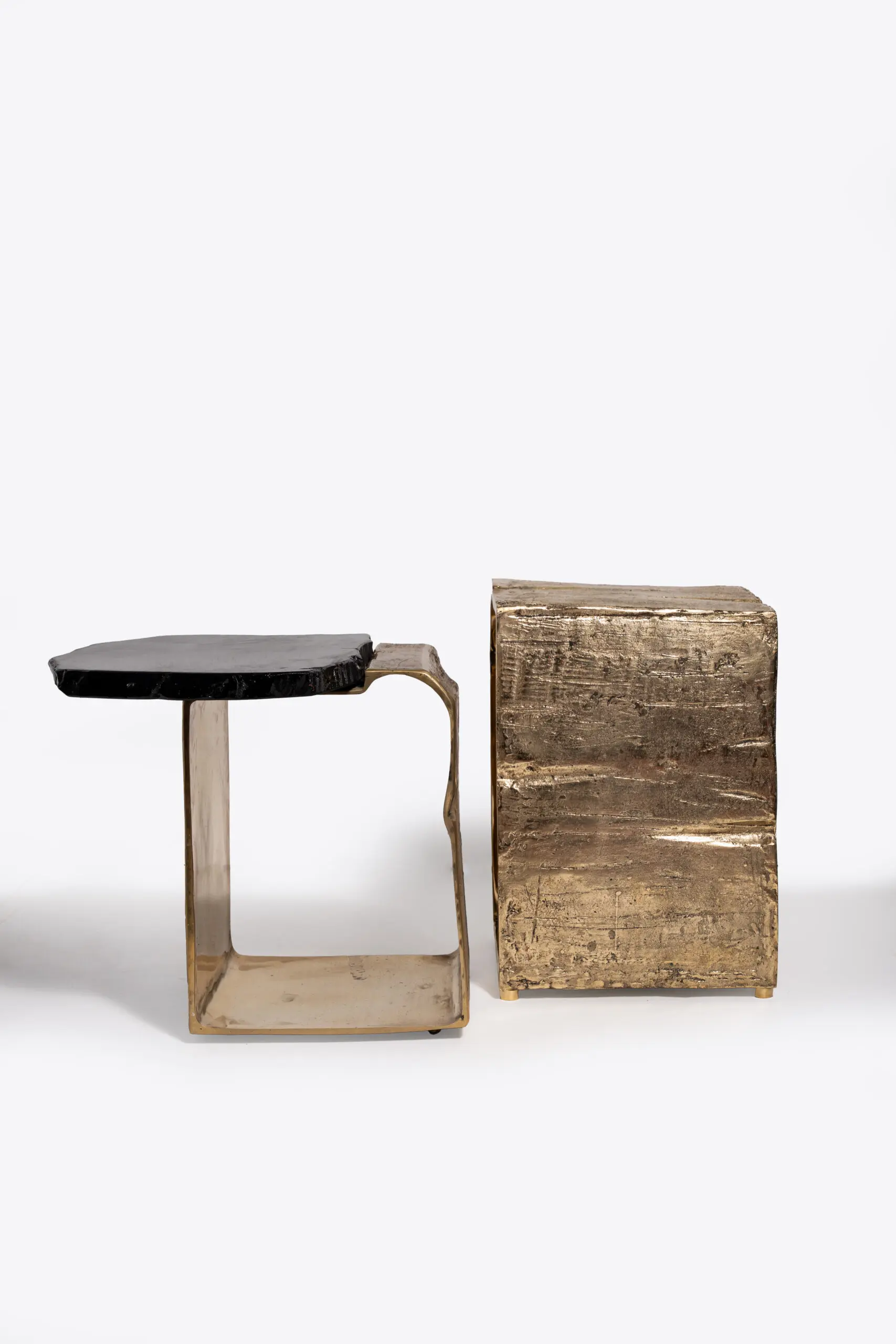InvisibleCollection_GustavoNeves_Tao II with black crystal and Tao II photo 2