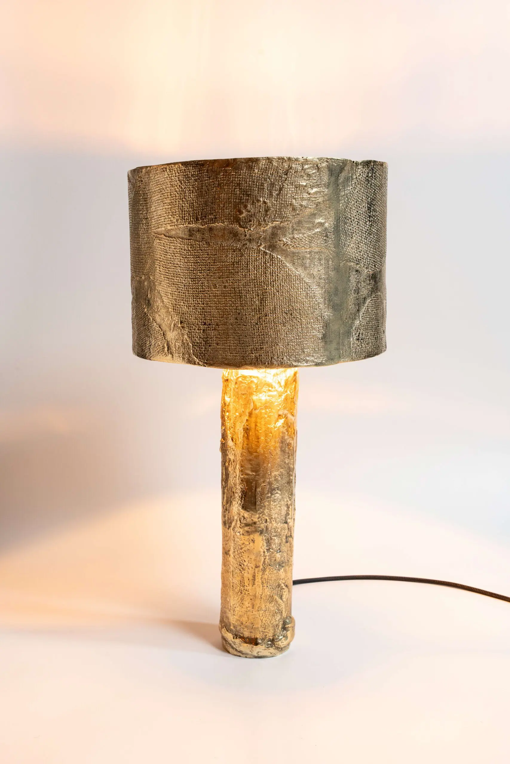 InvisibleCollection_GustavoNeves_Tao III table lamp photo 2