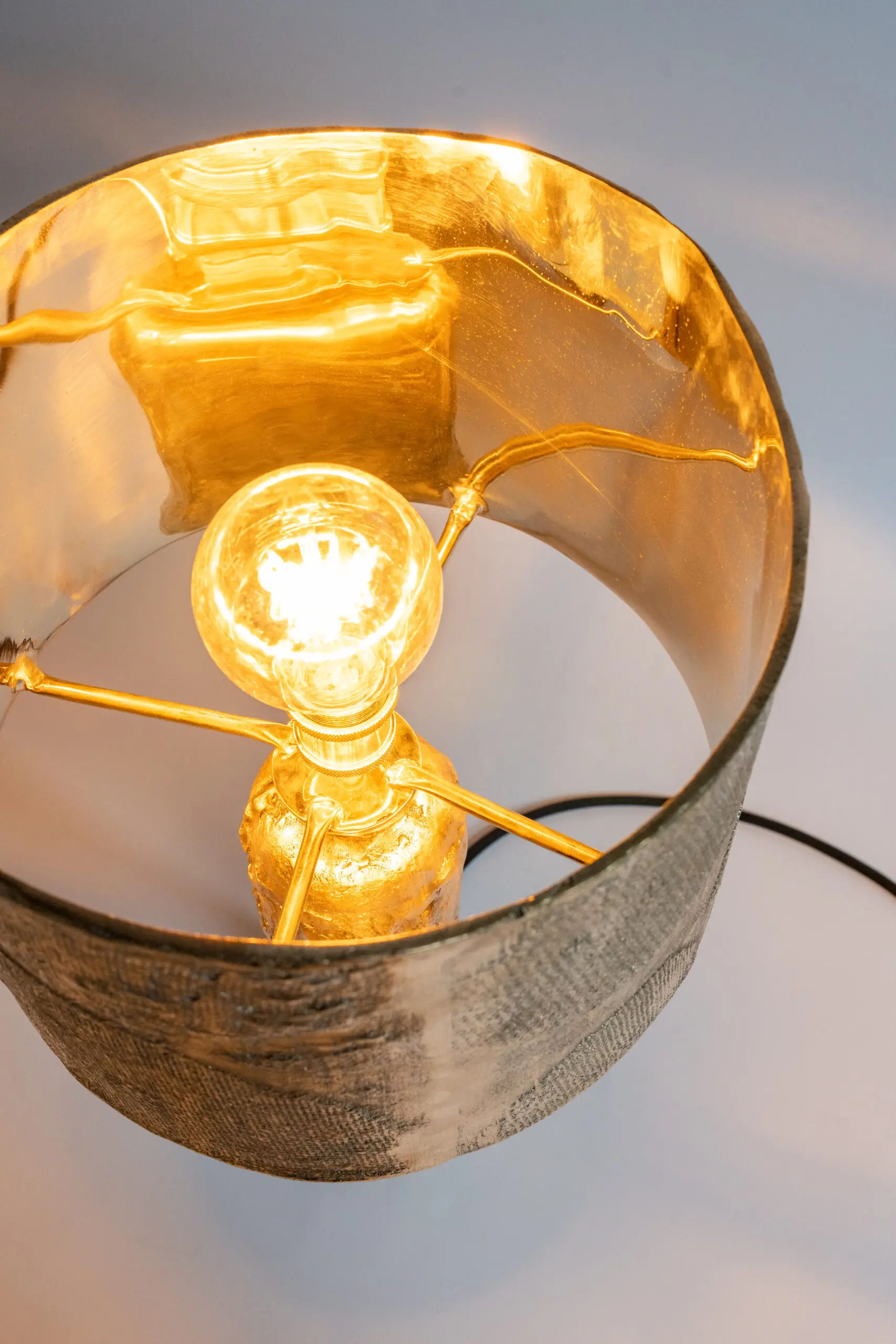 InvisibleCollection_GustavoNeves_Tao III table lamp photo 3