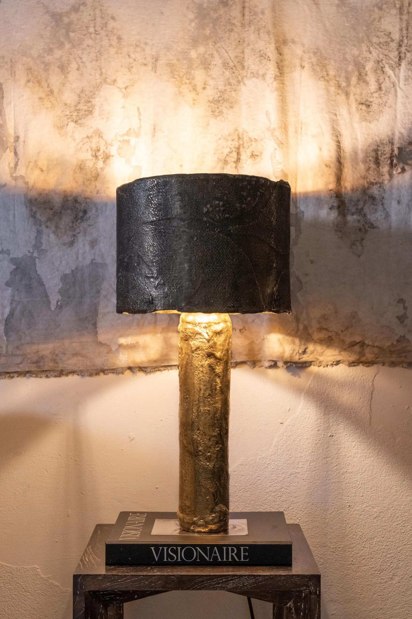 InvisibleCollection_GustavoNeves_Tao III table lamp photo 4