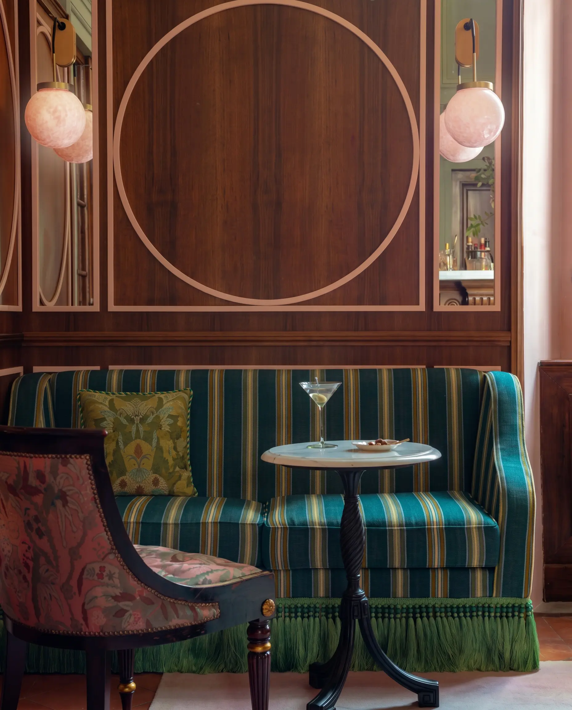InvisibleCollection_PierreGonalons_InSitu_KingSunWallLamp_5