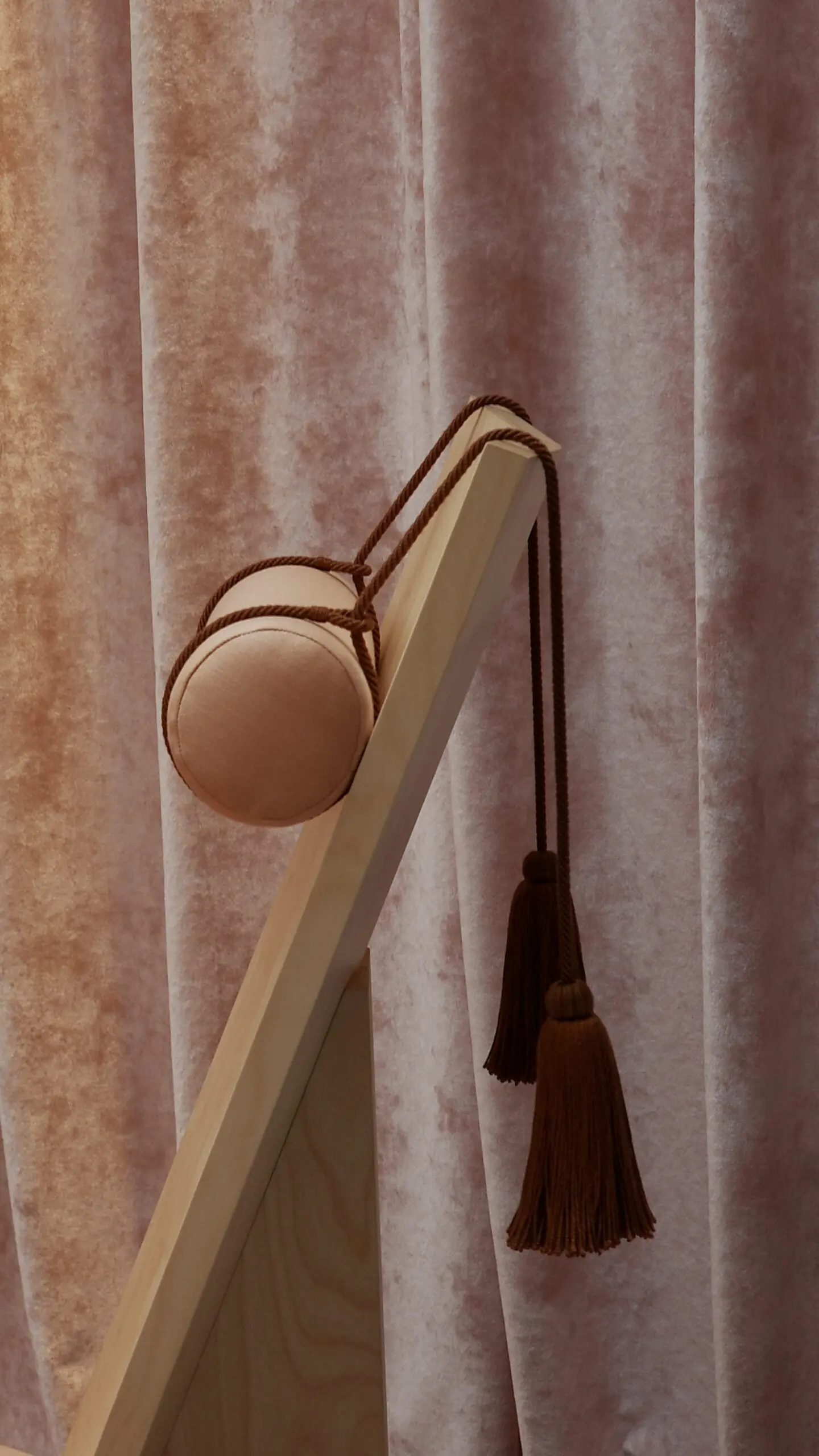 InvisibleCollection_HauvetteMadani_LaVeilleeChair_1