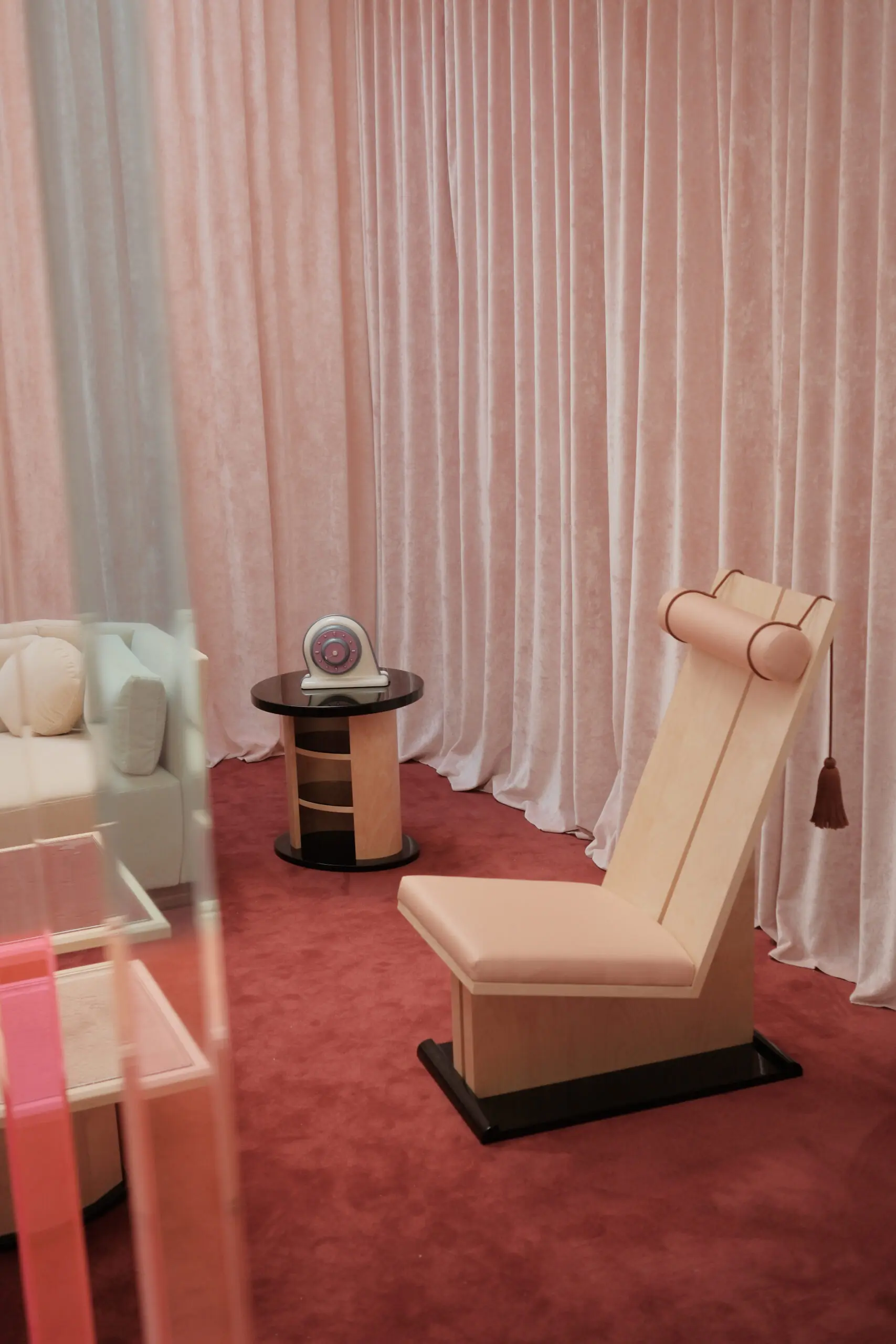 InvisibleCollection_HauvetteMadani_LaVeilleeChair_3