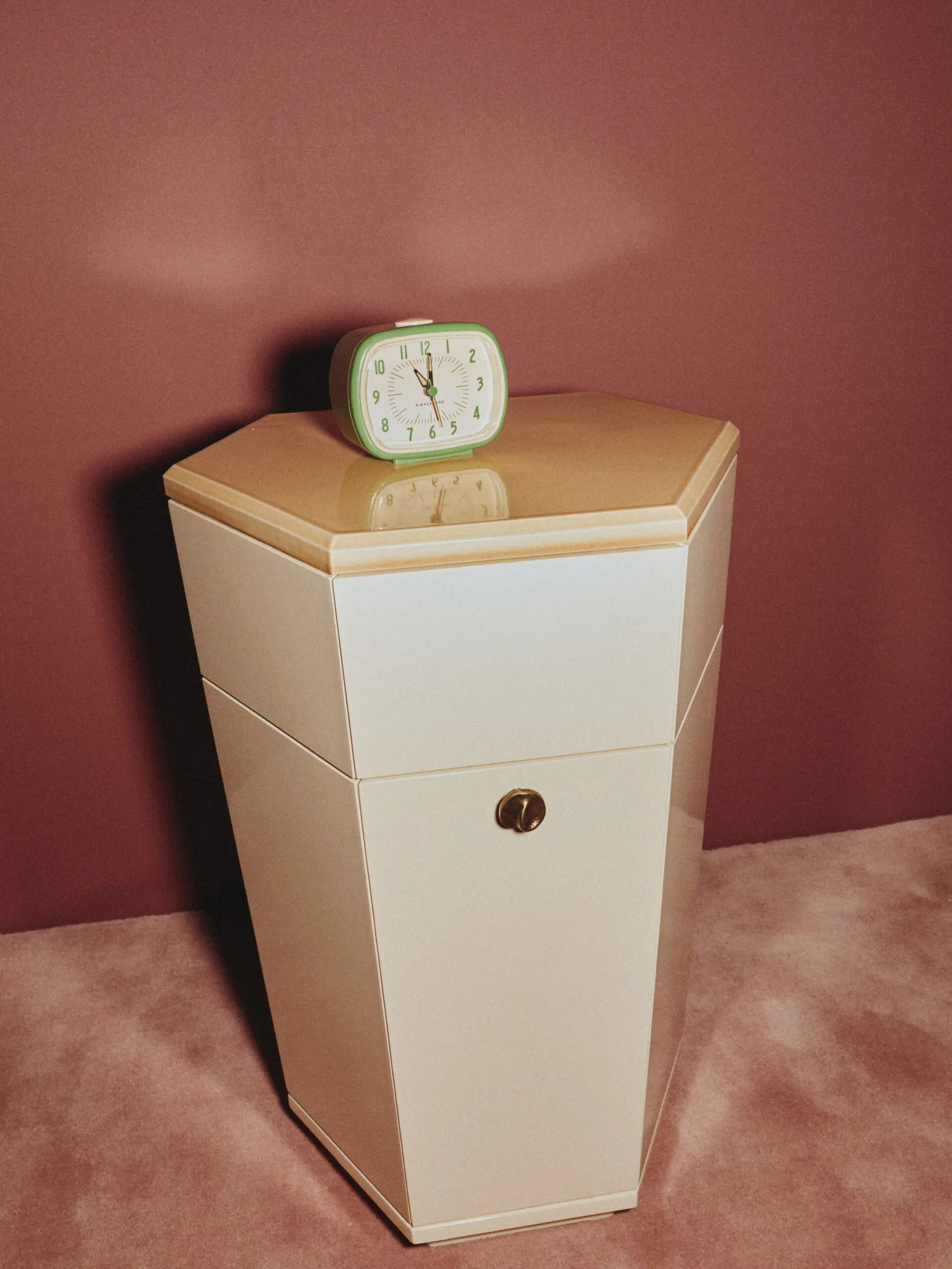 InvisibleCollection_HauvetteMadani_LeCouchantSideTable_2