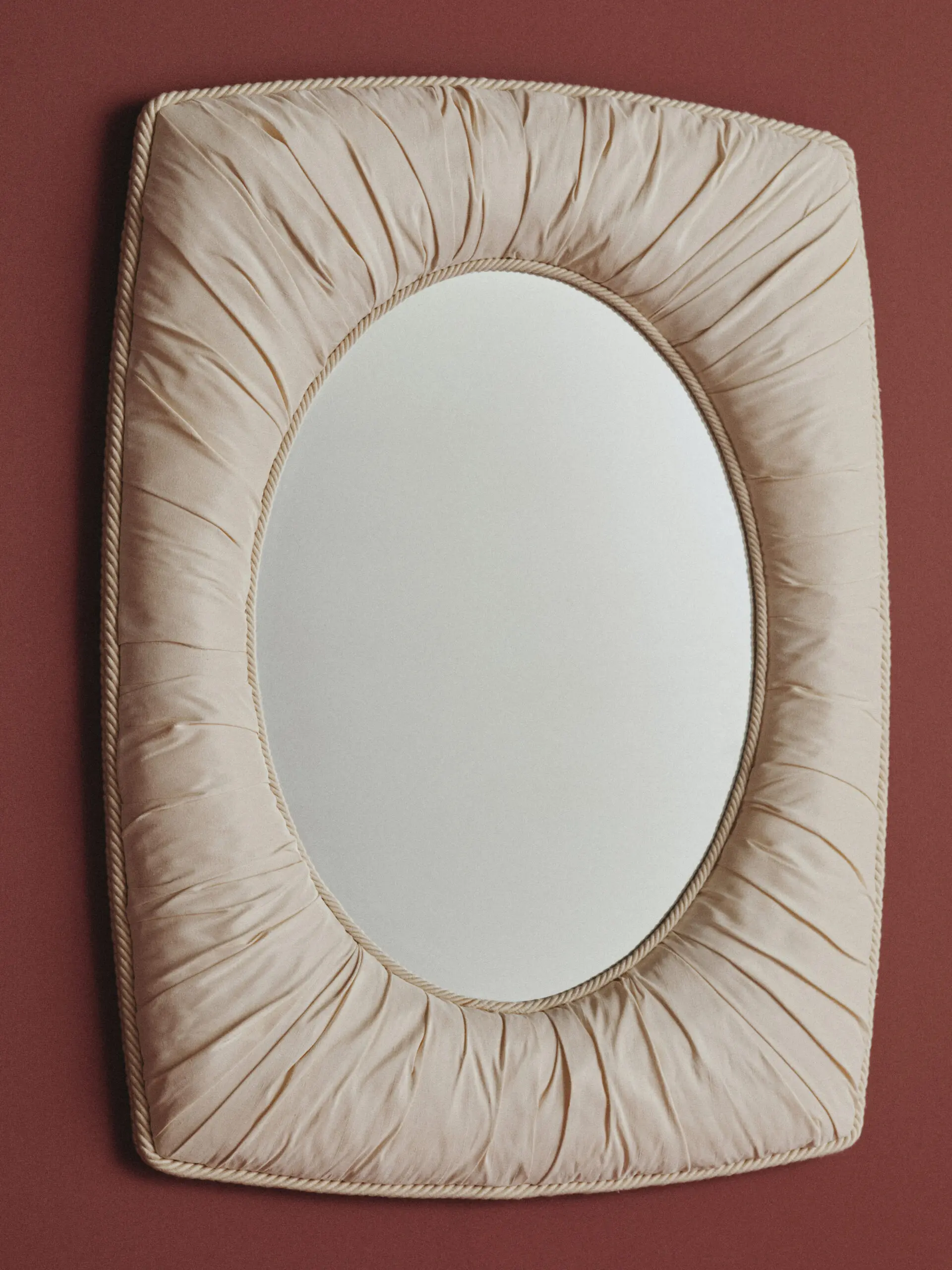 InvisibleCollection_HauvetteMadani_LheureBleueMirror_1