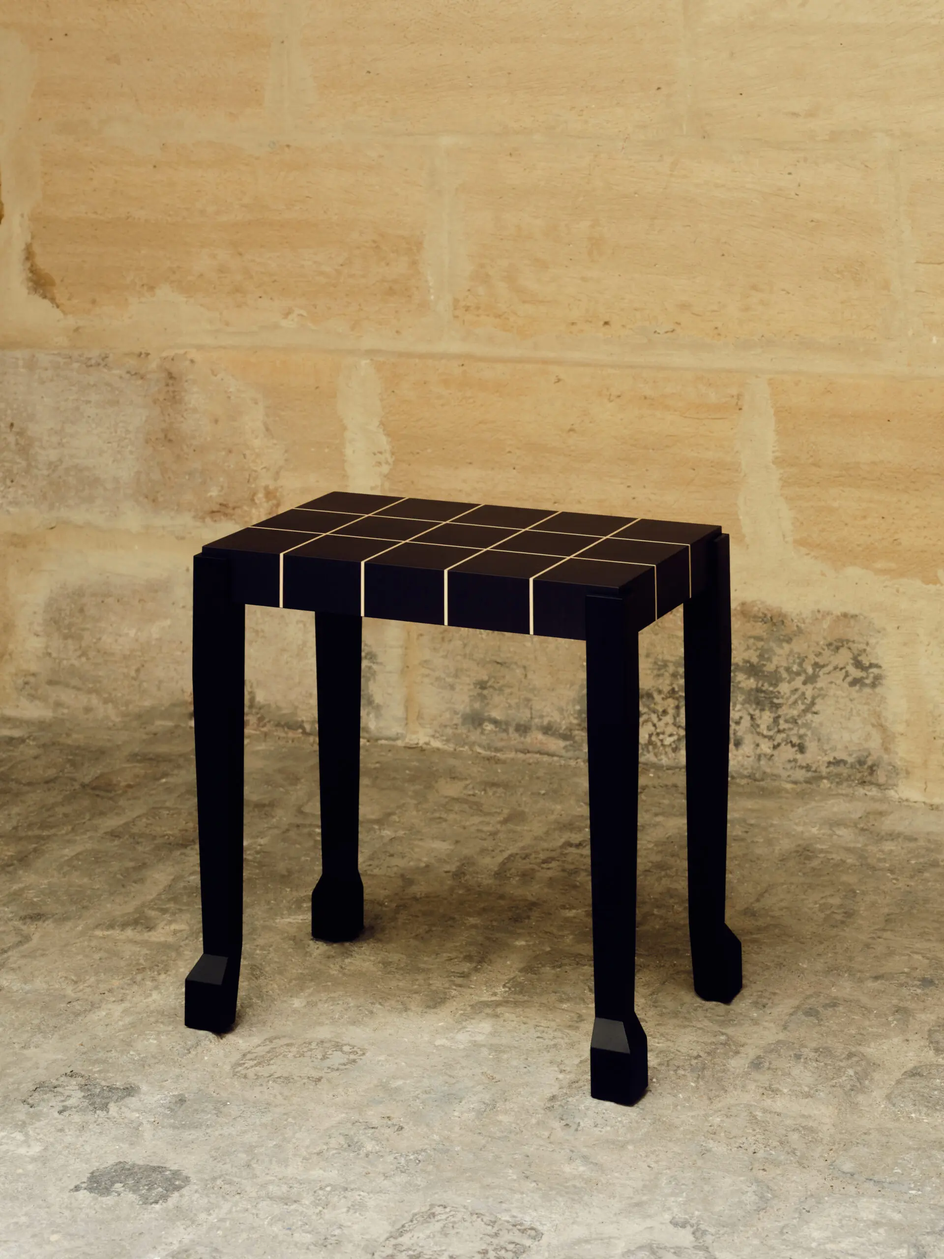InvisibleCollection_LouiseLiljencrantz_HoovesSideTable_Ebony_1