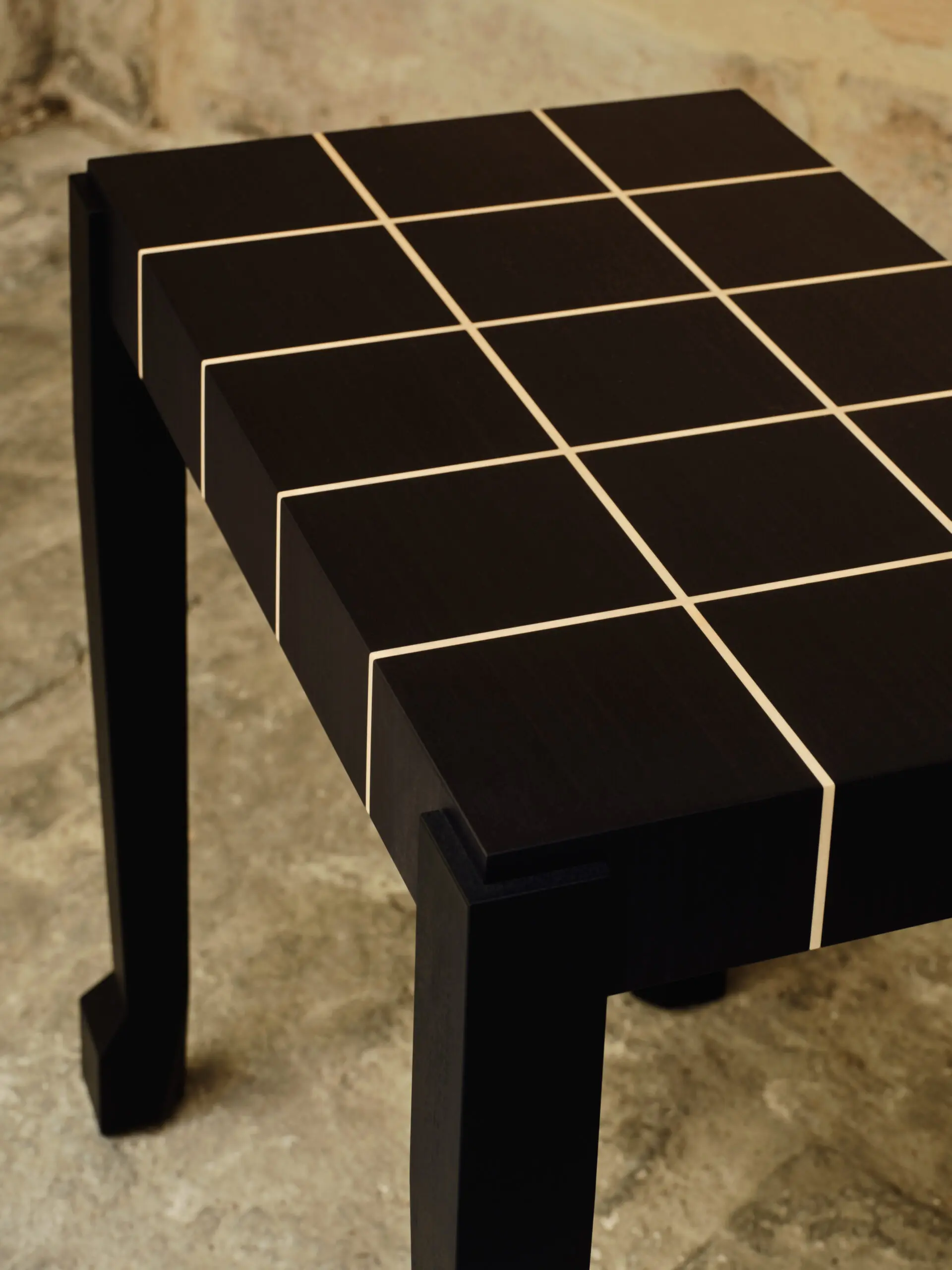 InvisibleCollection_LouiseLiljencrantz_HoovesSideTable_Ebony_3