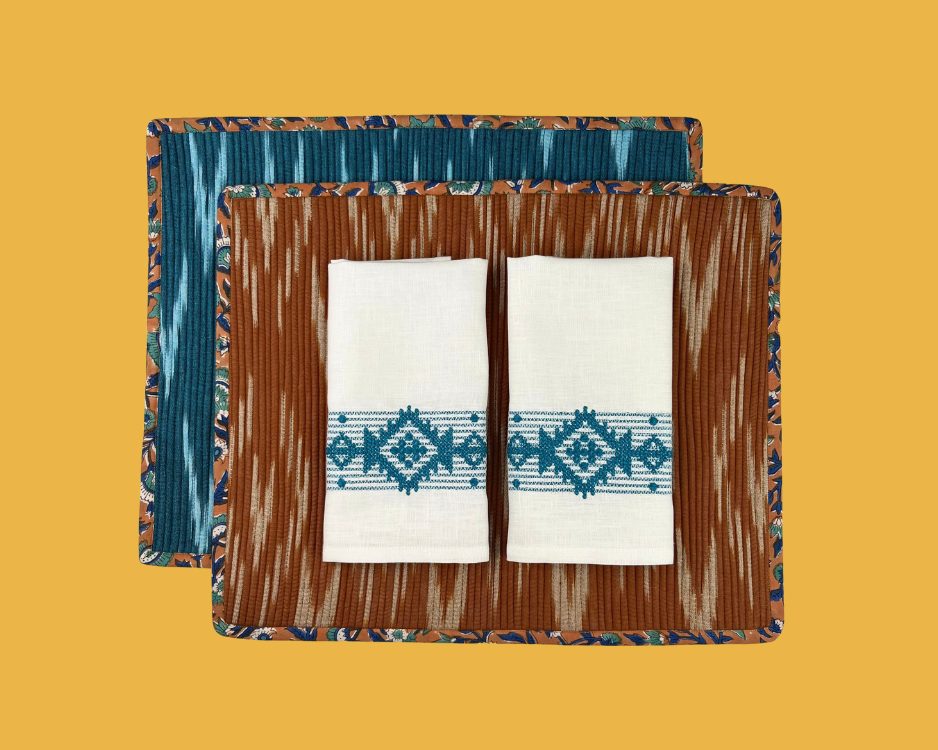 Set of 2 Ikat Breakfast Placemat with 2 Folklore Napkins