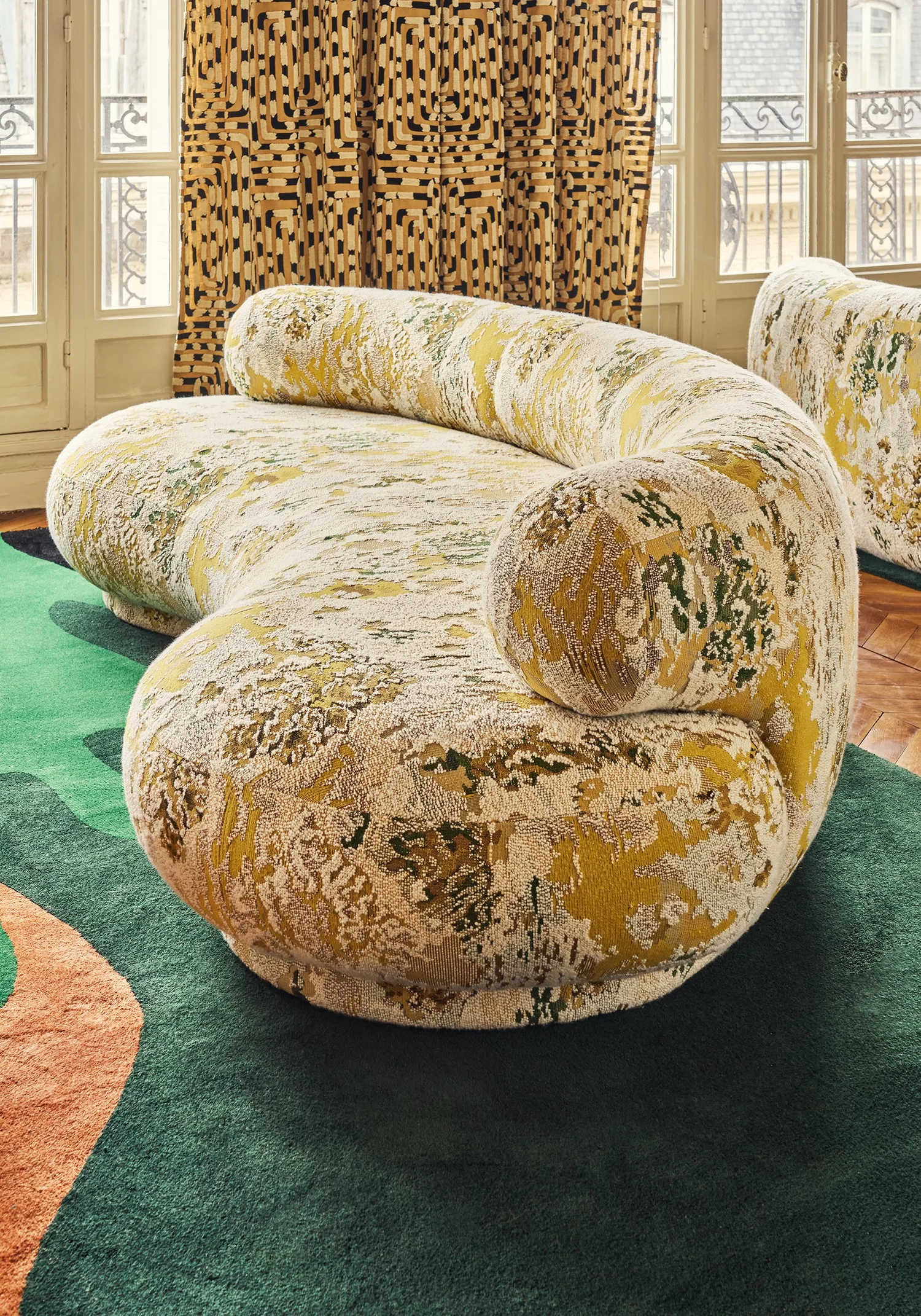 InvisibleCollection_FleurDelesalle_HugCurvedSofa_Metaphores_Eden_Citrine_3.jpg