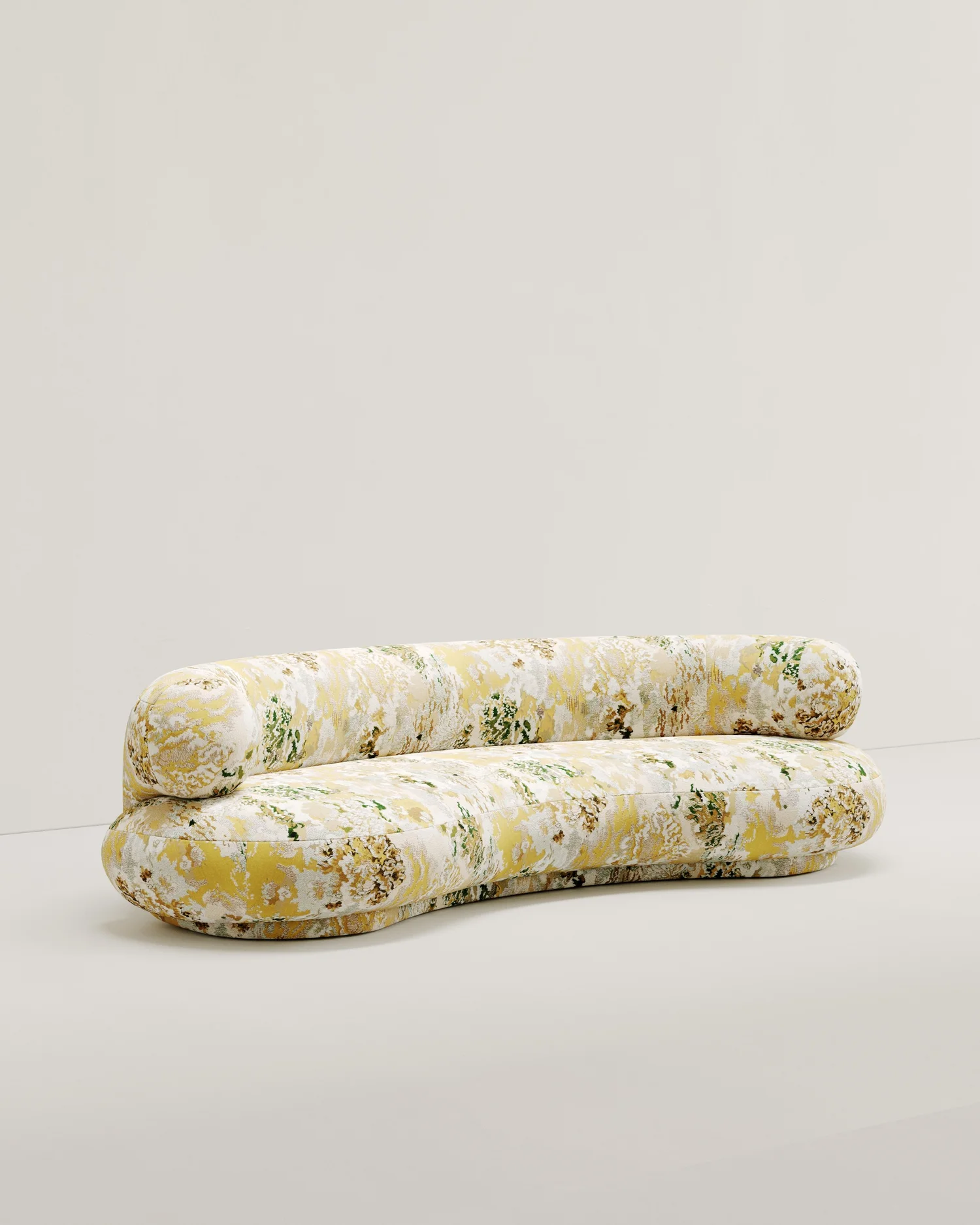 InvisibleCollection_FleurDelesalle_HugCurvedSofa_Metaphores_Eden_Citrine_7.jpg